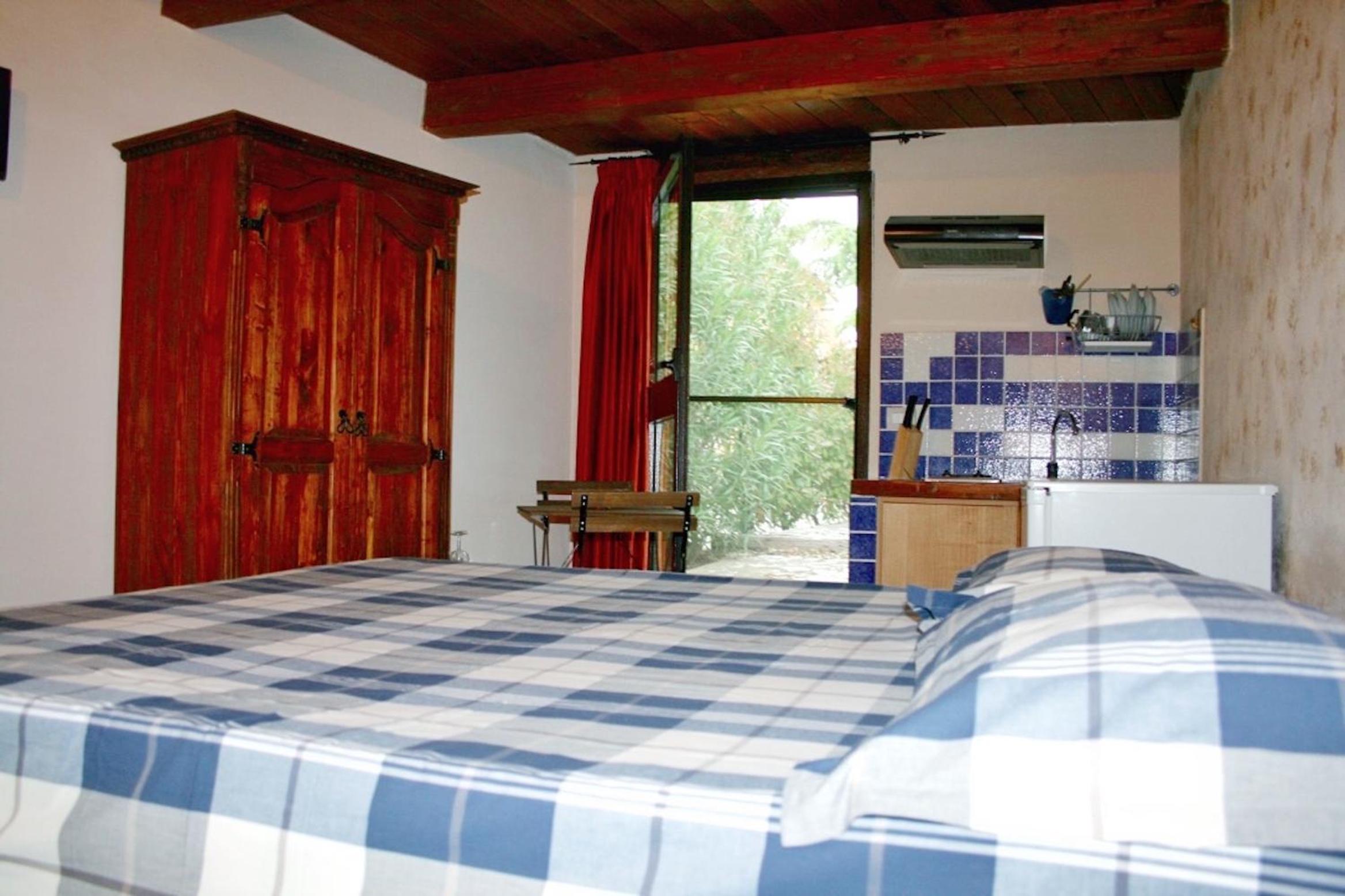 Studio with Garden View - Photo 2