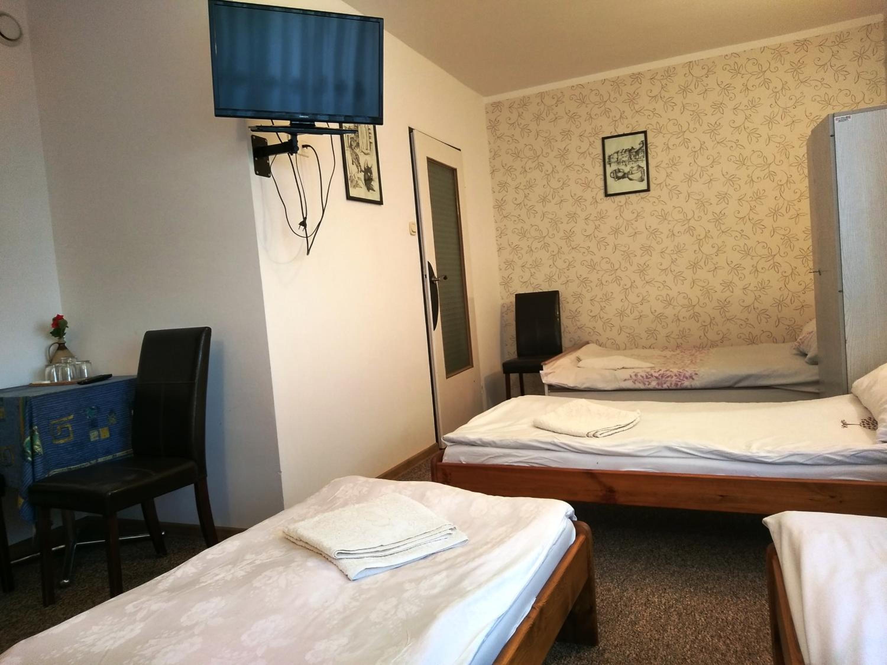Quadruple Room - Photo 5