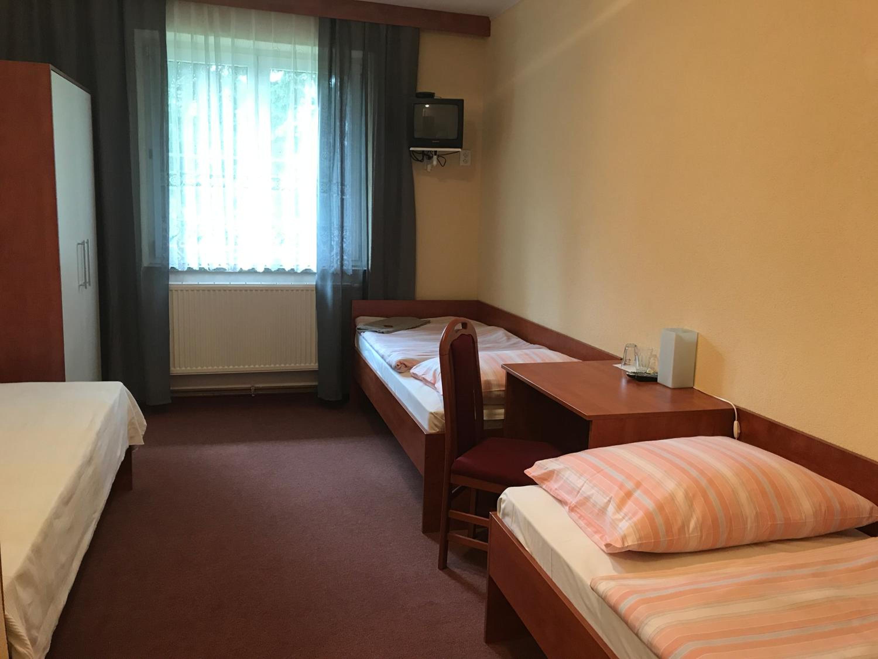 Triple Room with Shared Bathroom photo 1