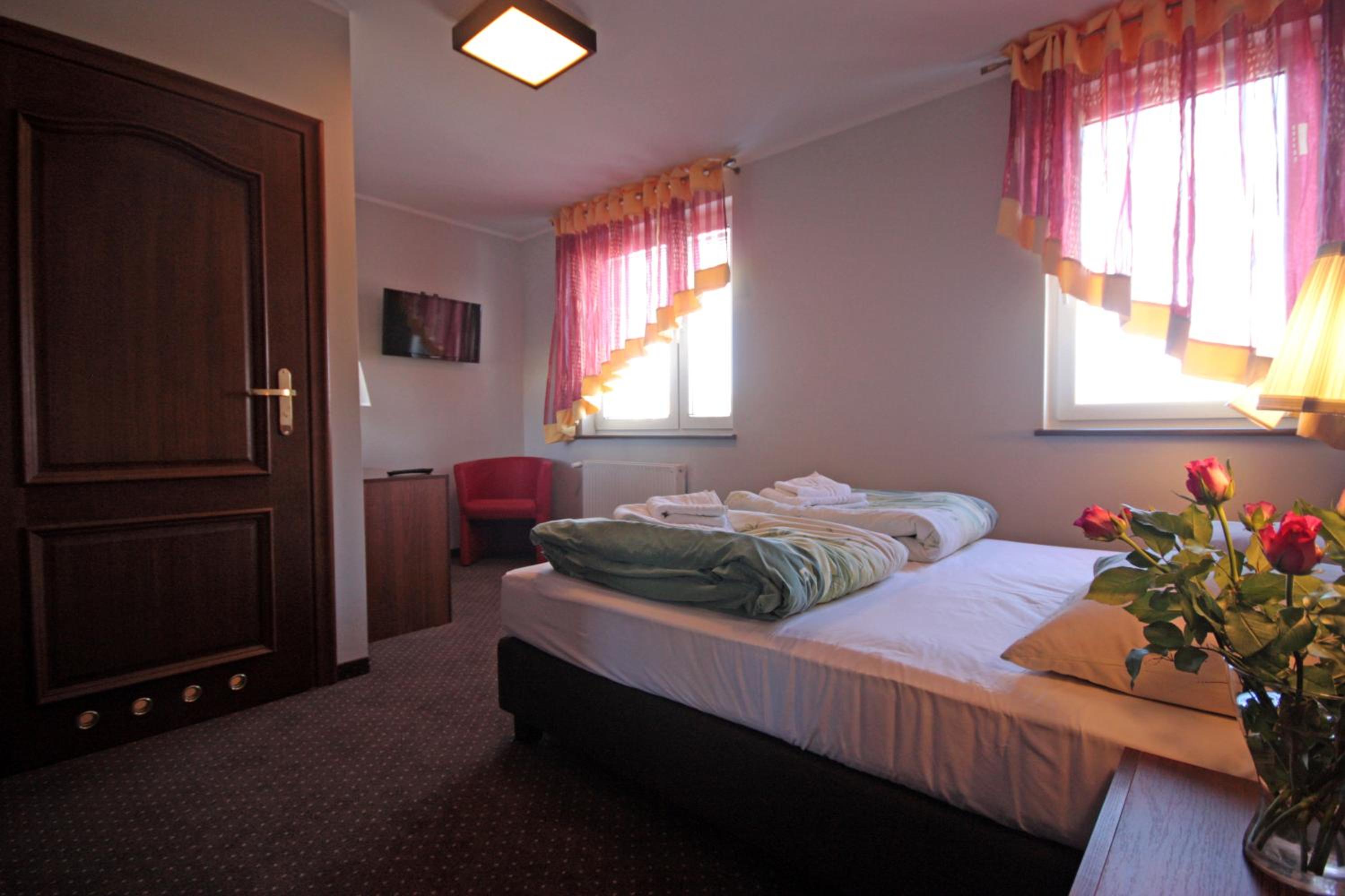Double or Twin Room - Photo 18