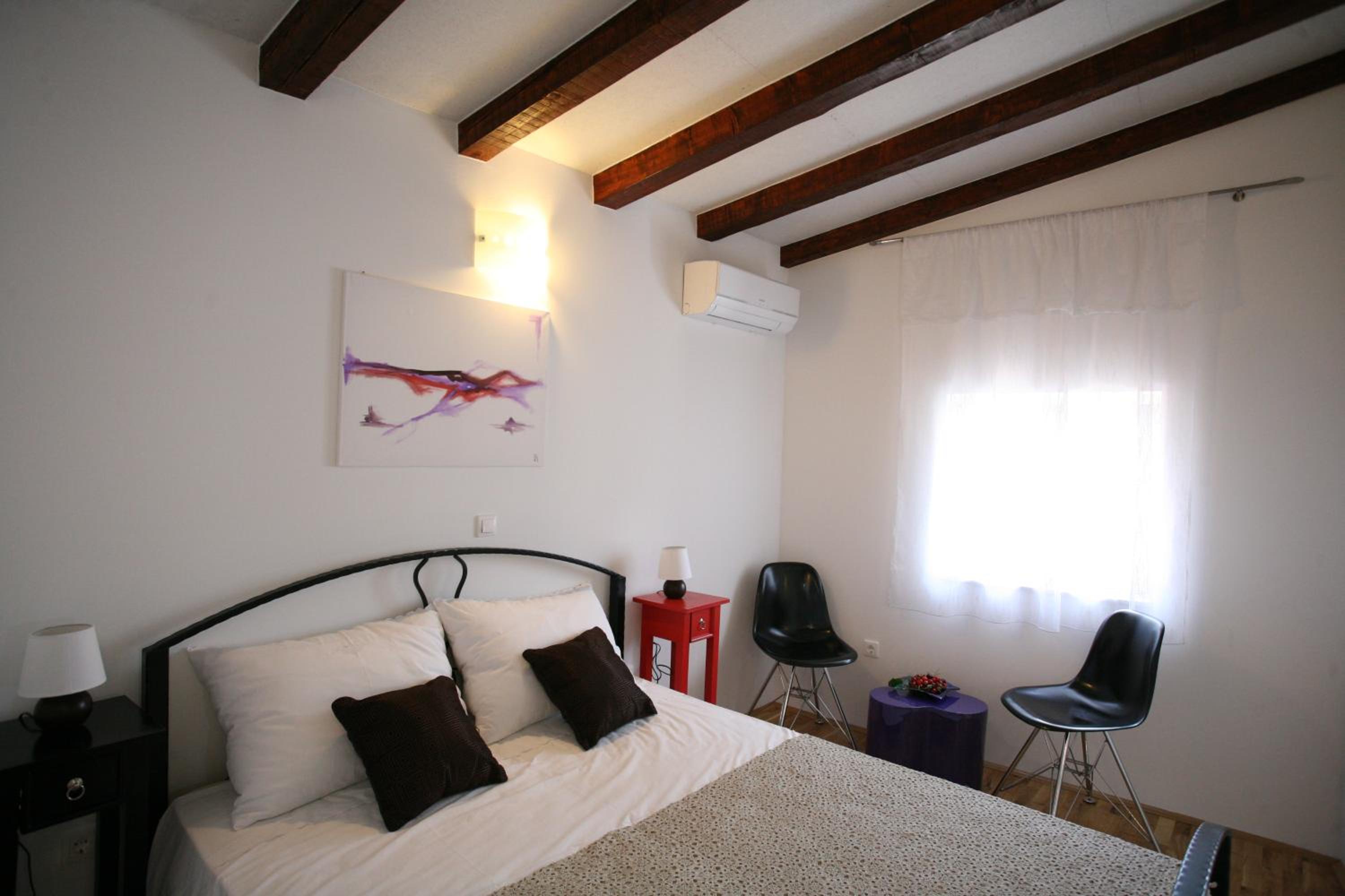 Double Room - Photo 8
