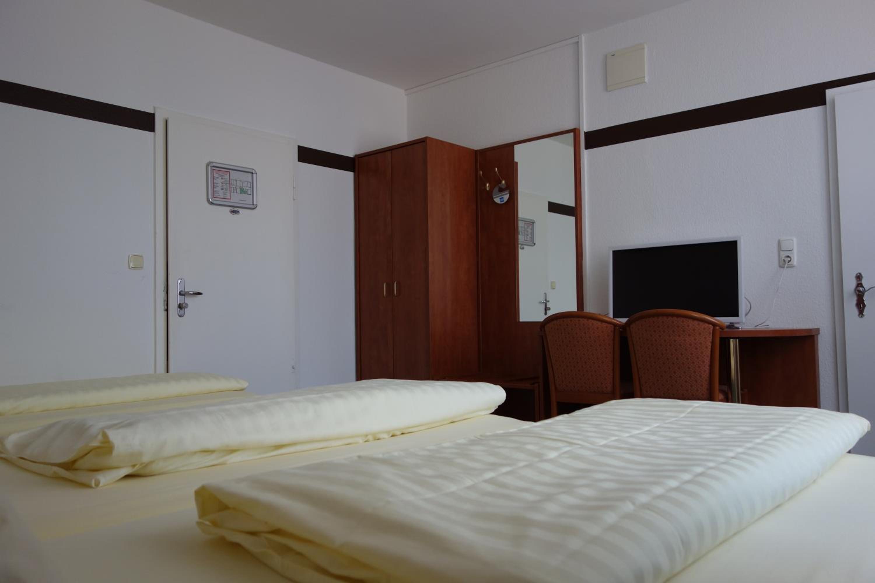 Triple Room - Photo 8