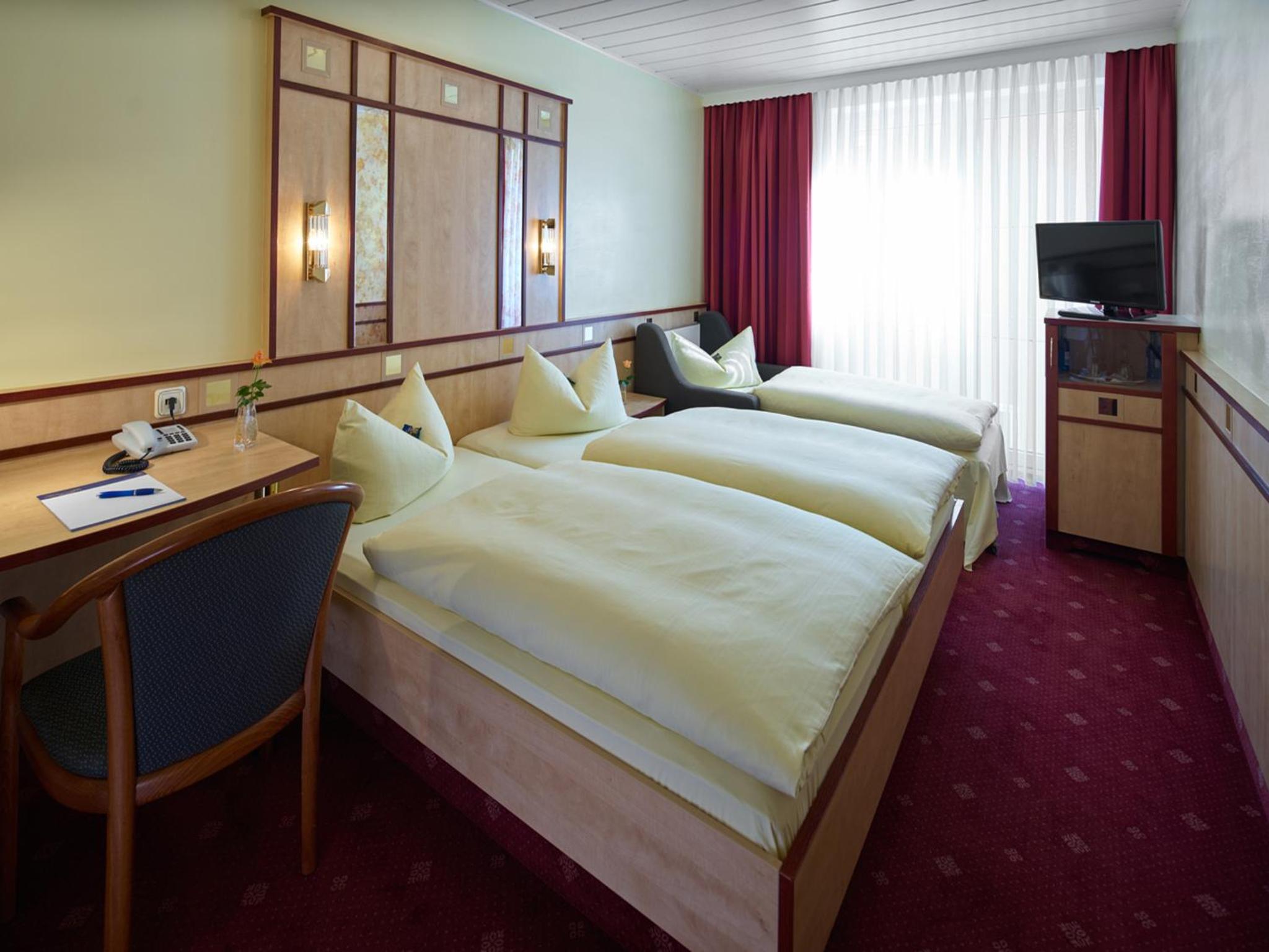 Comfort Triple Room - Courtyard or Street View 