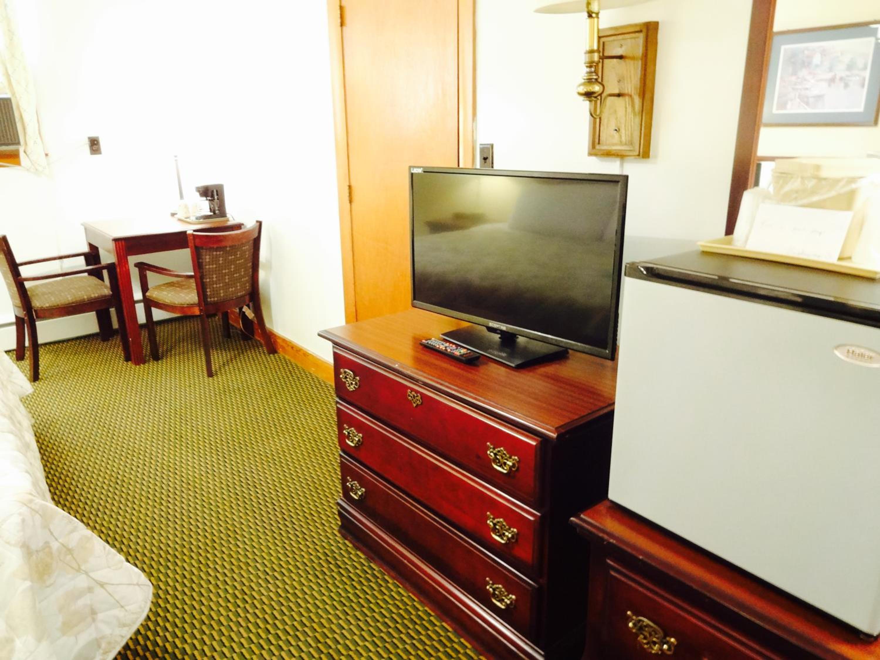 King Room - Non-Smoking photo 2