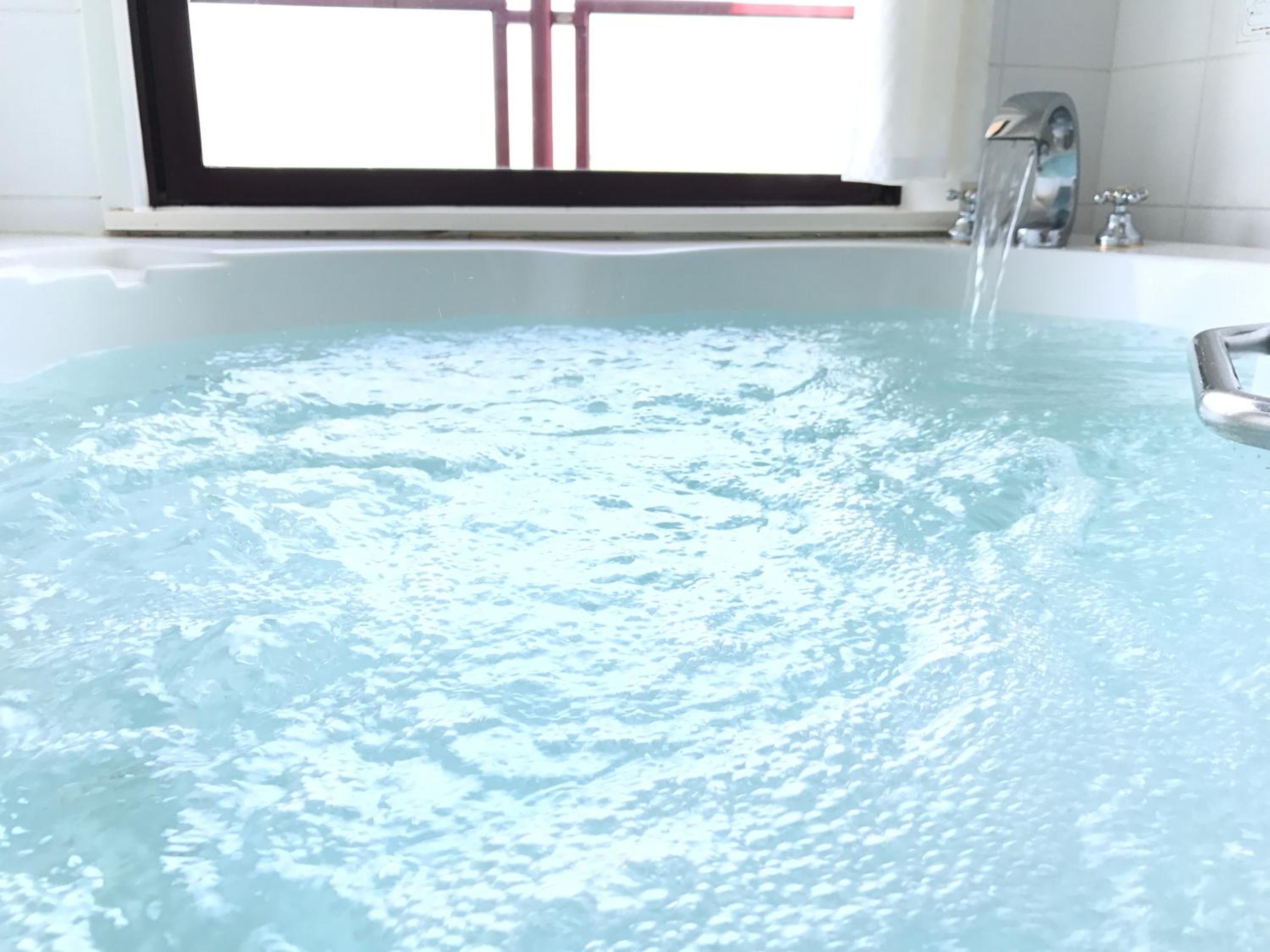 Standard Twin Room with Sea View - Non-Smoking - Photo 4
