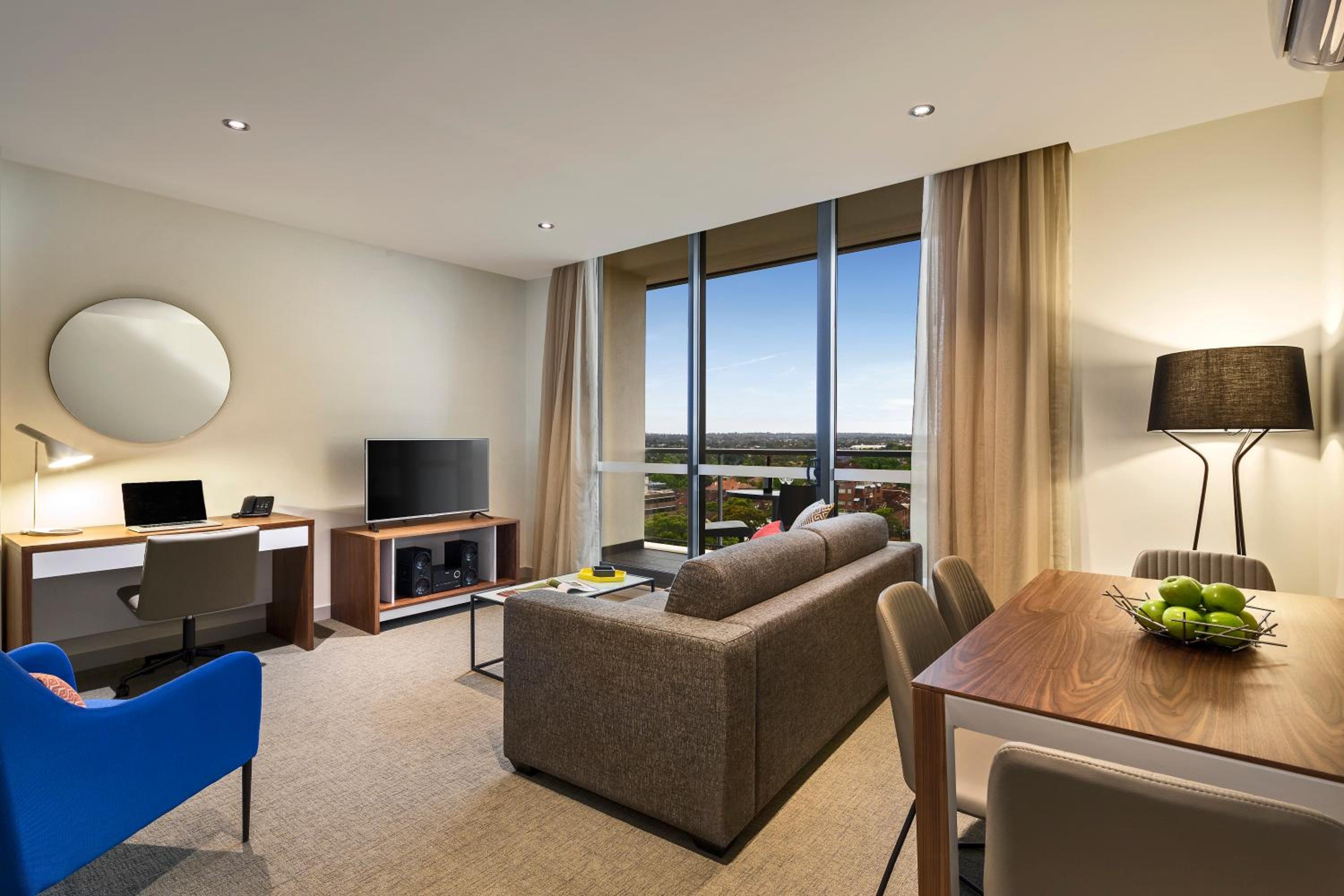 One-Bedroom Executive thumbnail 5