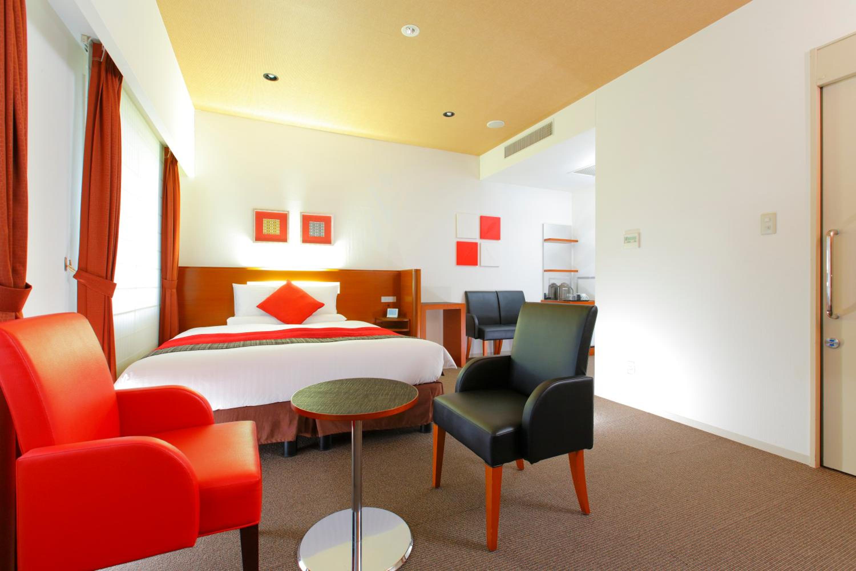Deluxe Queen Room Accessible - Non-Smoking