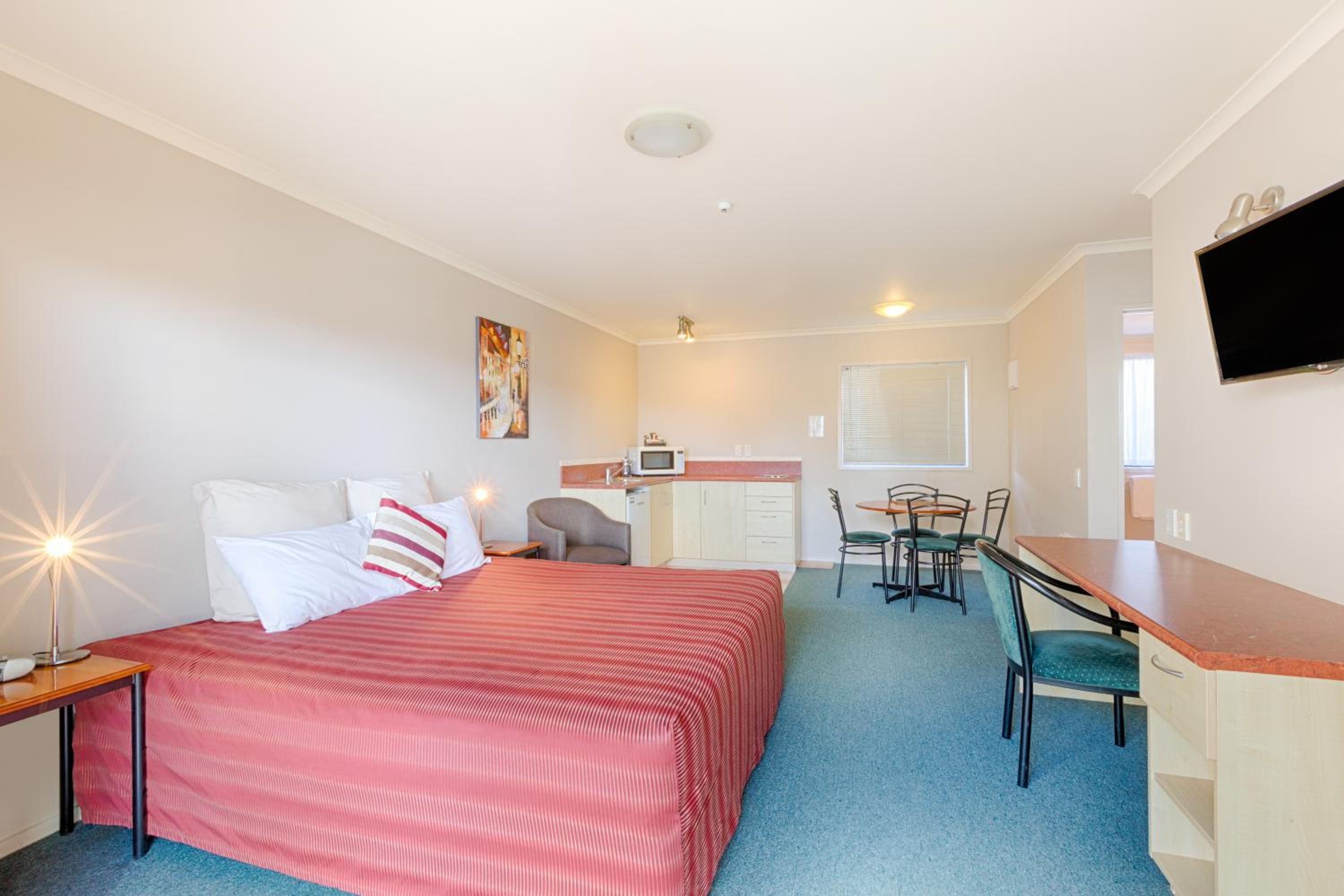 One Bedroom Unit photo 1