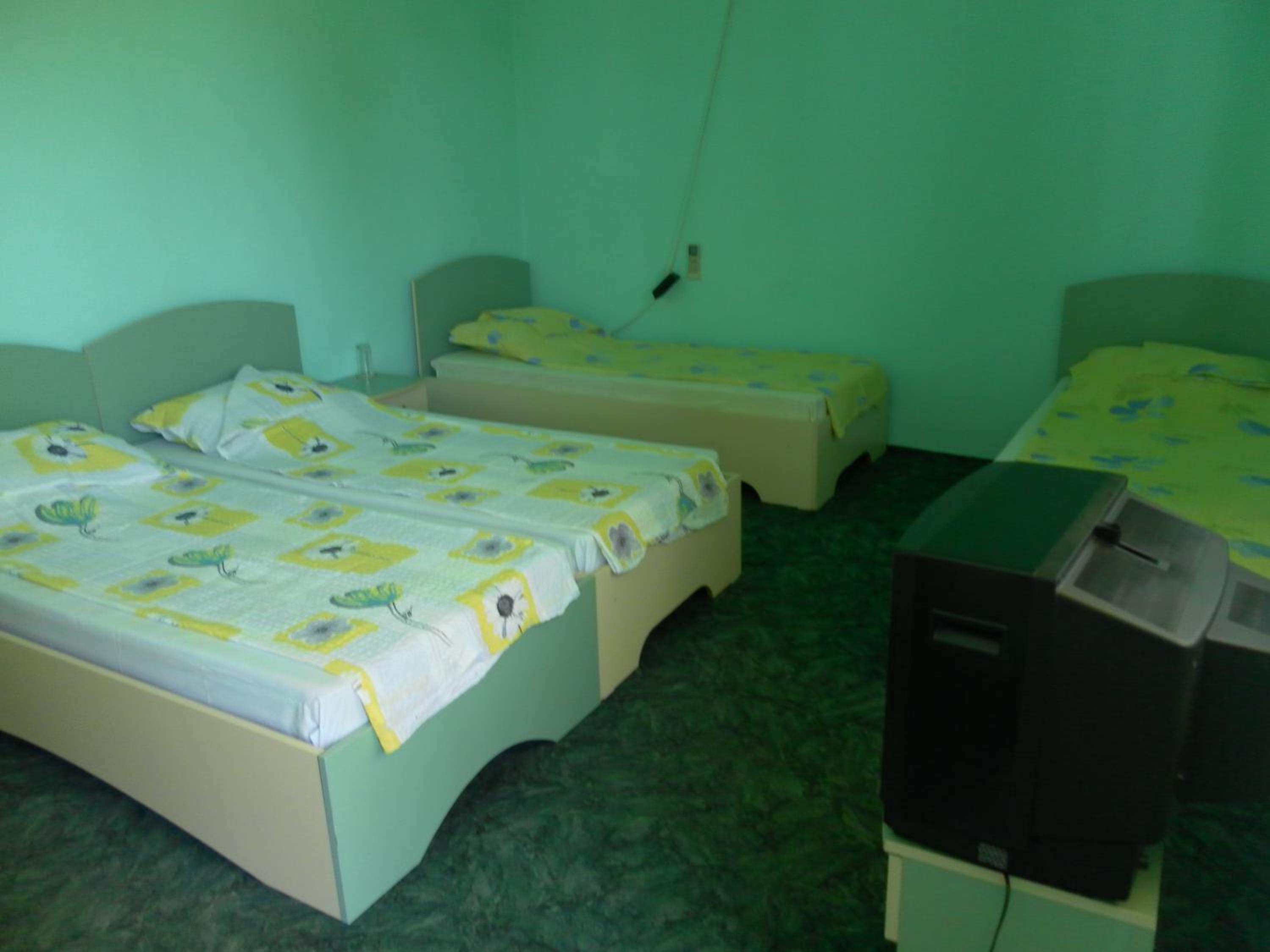 Quadruple Room with Shared Bathroom photo 1