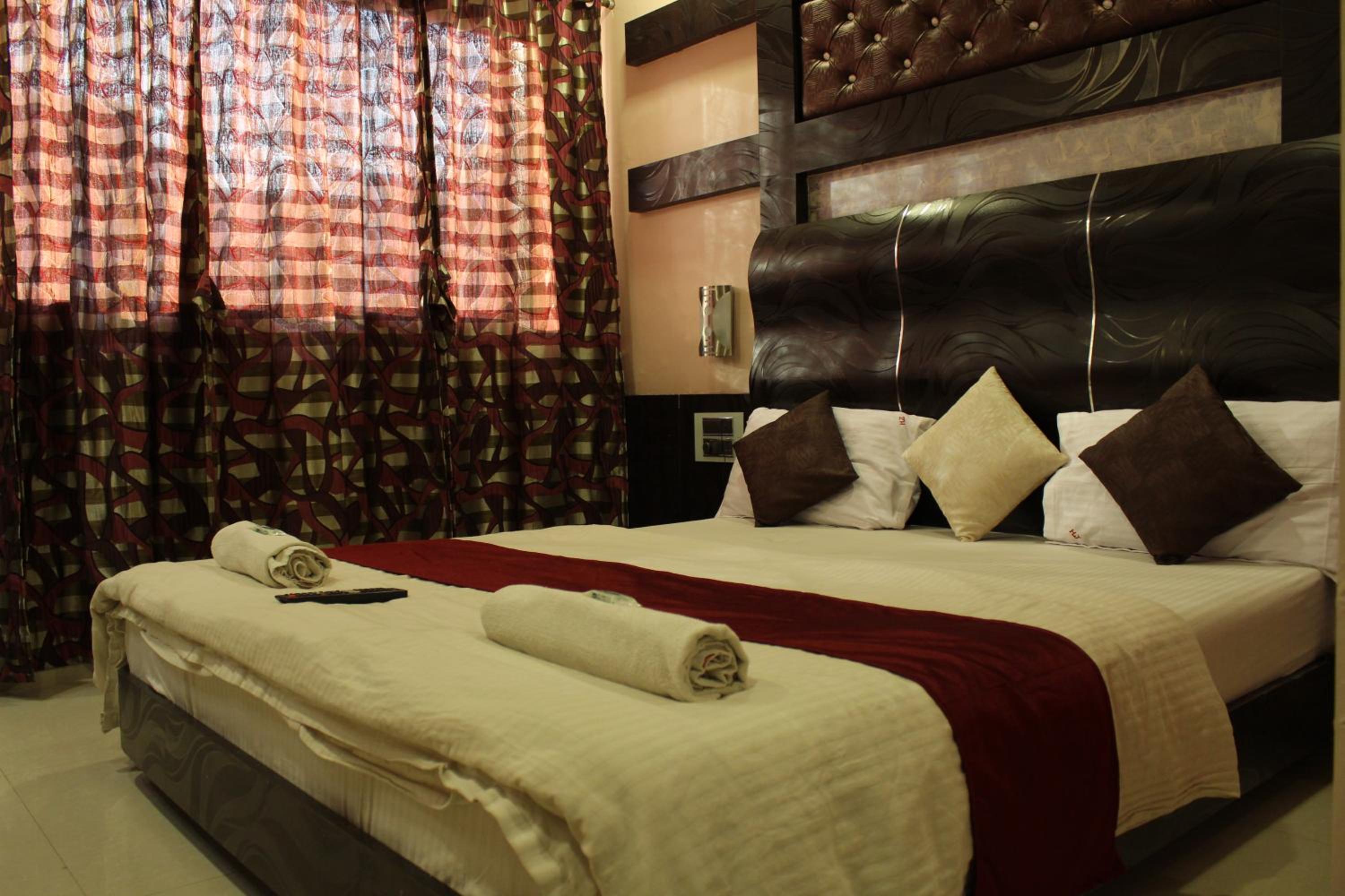 Deluxe Room - Photo 7