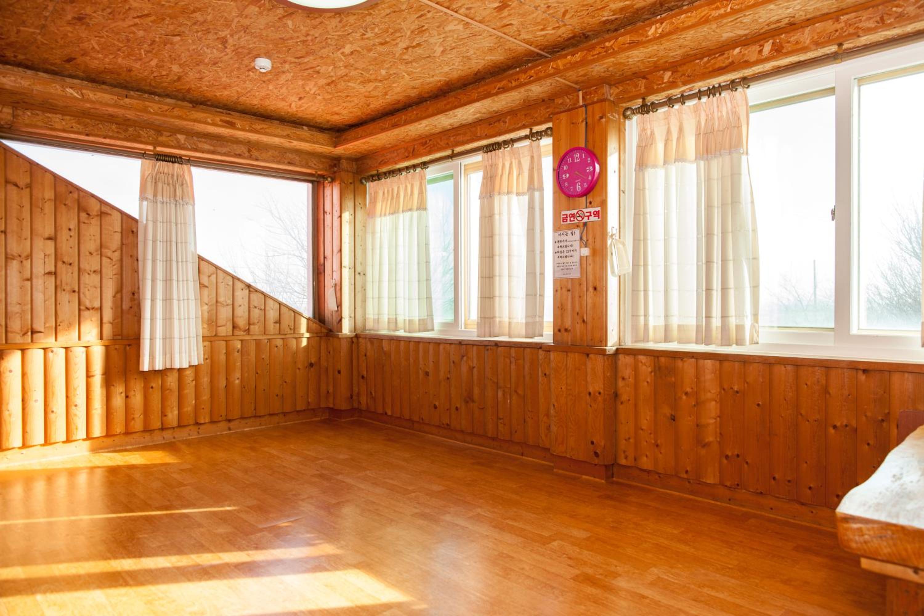 Deluxe Studio - Photo 3
