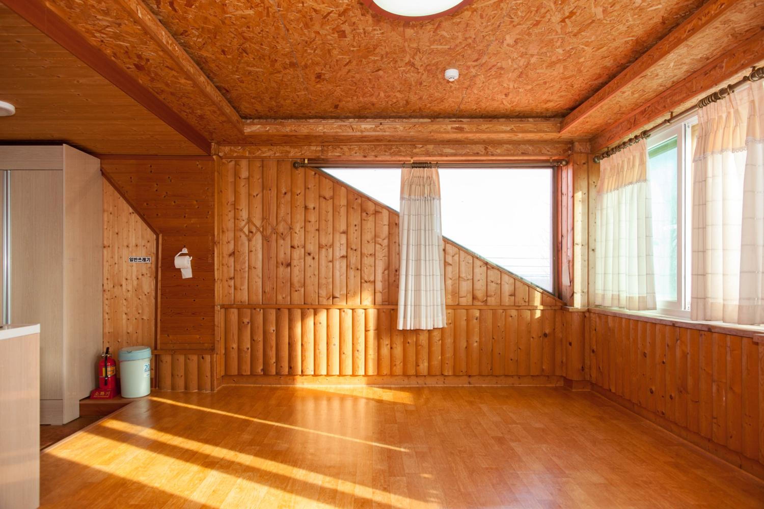 Deluxe Studio - Photo 4