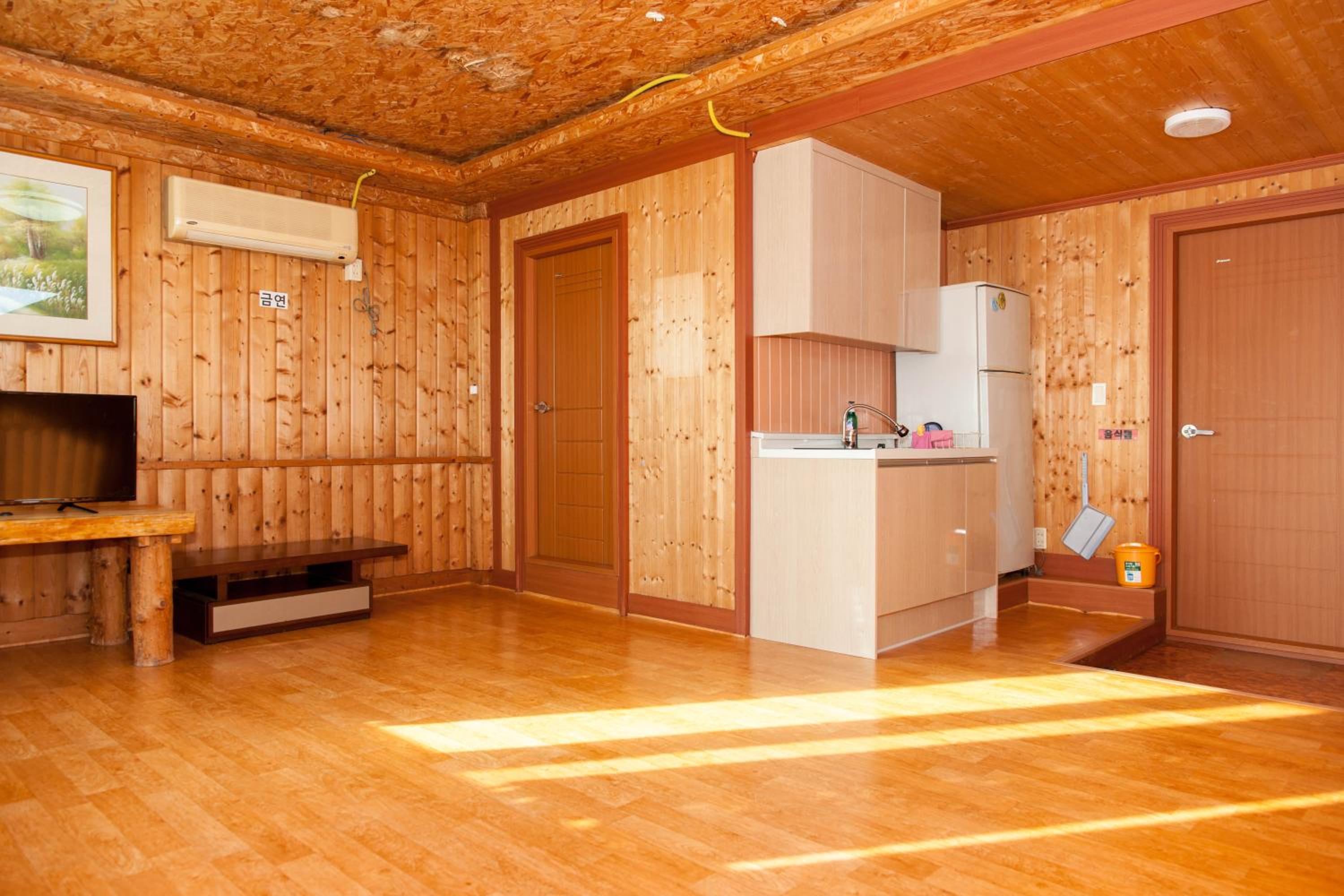 Deluxe Studio - Photo 5