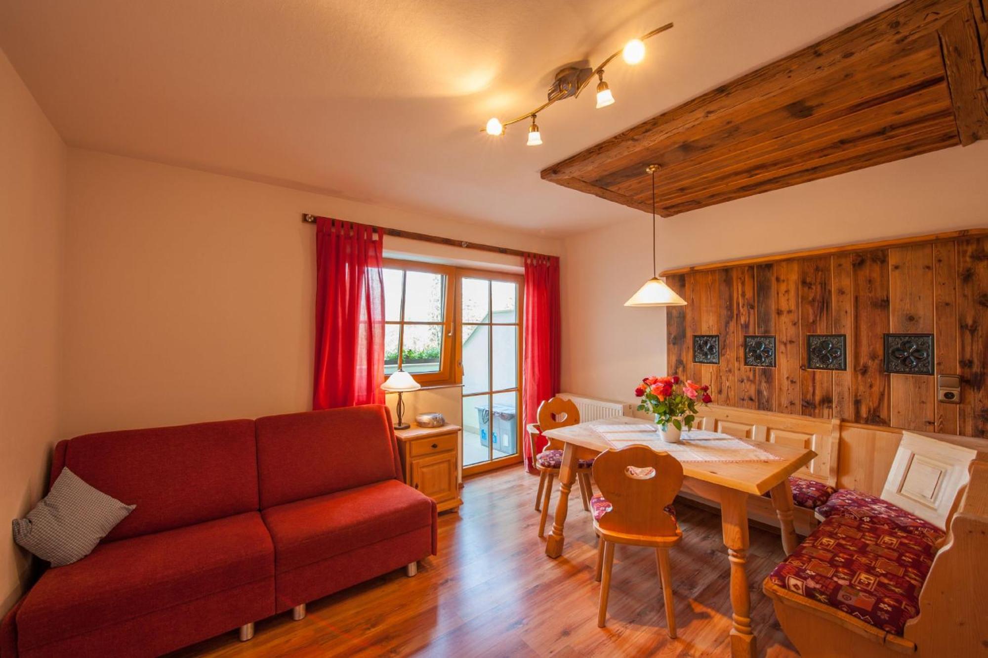 One-Bedroom Apartment with Balcony photo 2