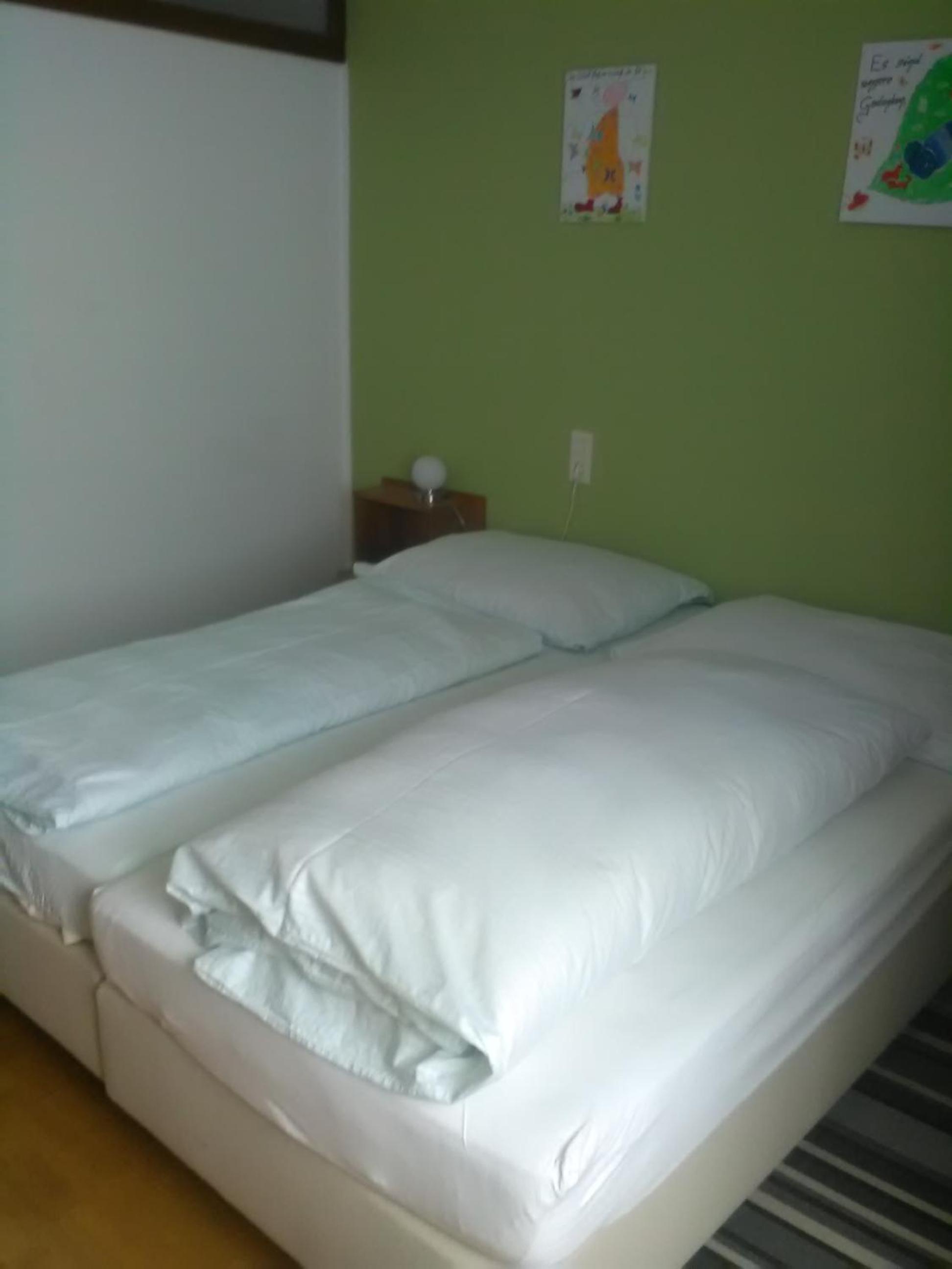 Standard Twin Room - Photo 3