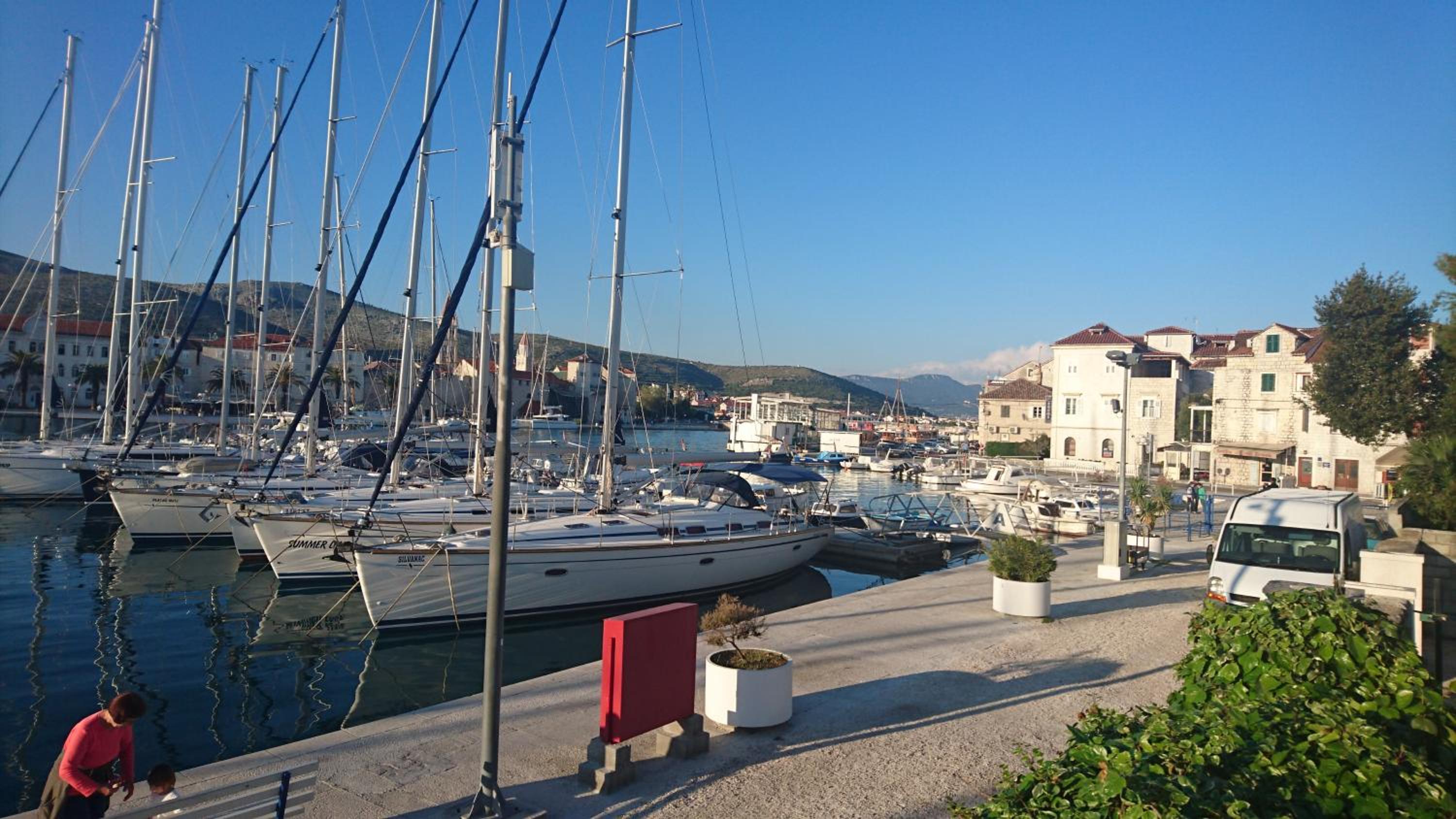 Double Room with Balcony and Sea View - Photo 21