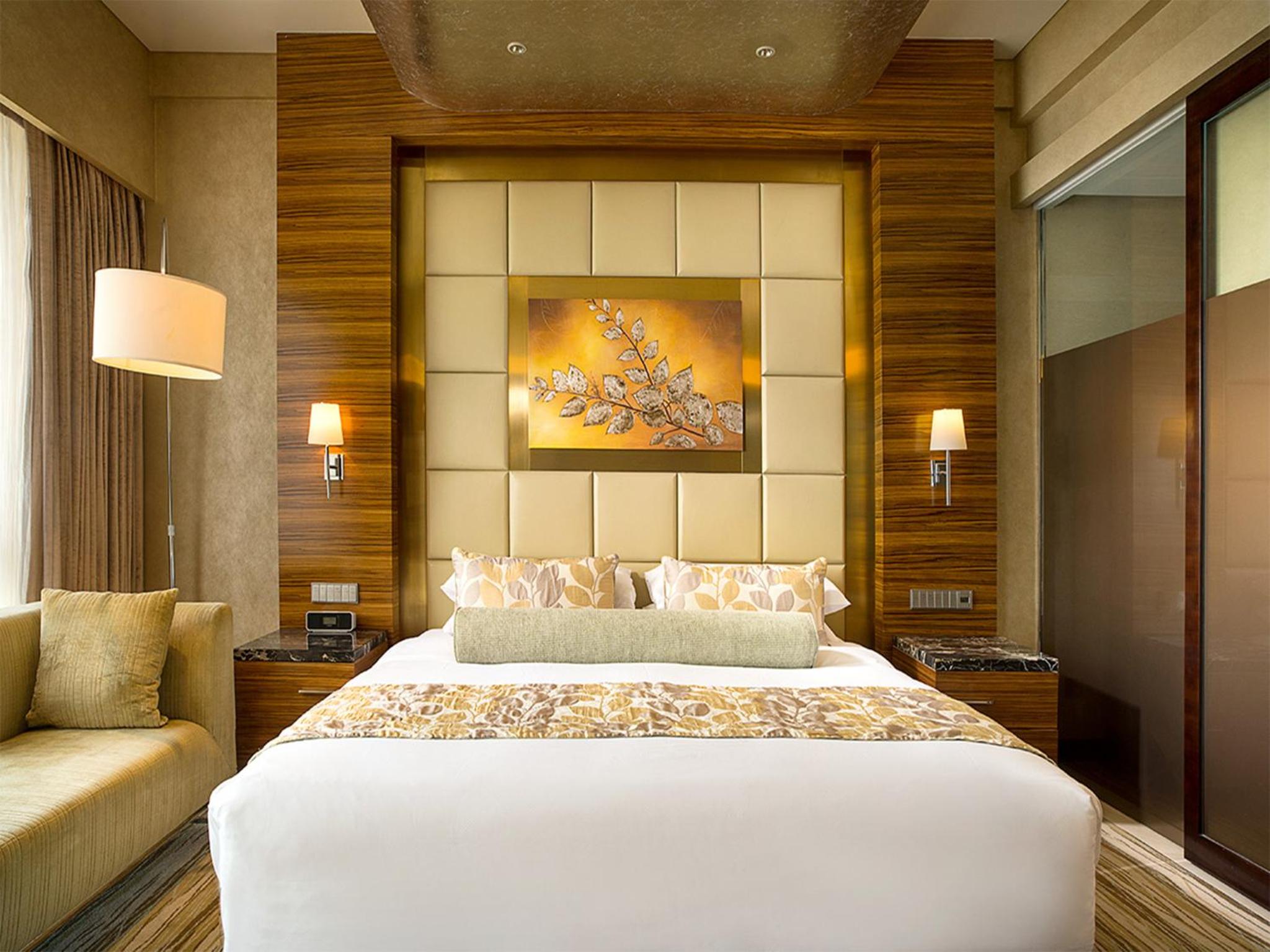 Executive Suite photo 2