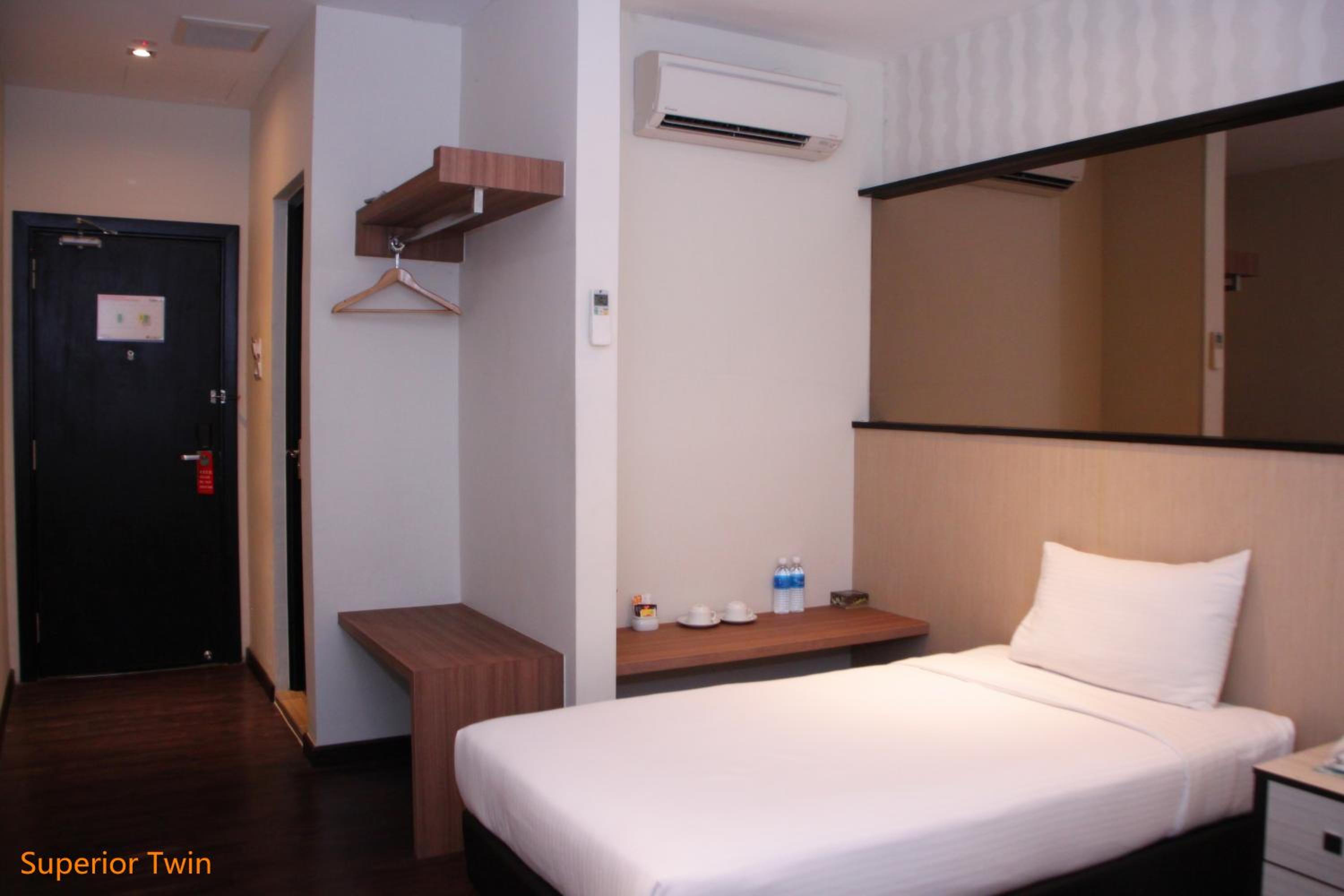 Superior Twin Room photo 3