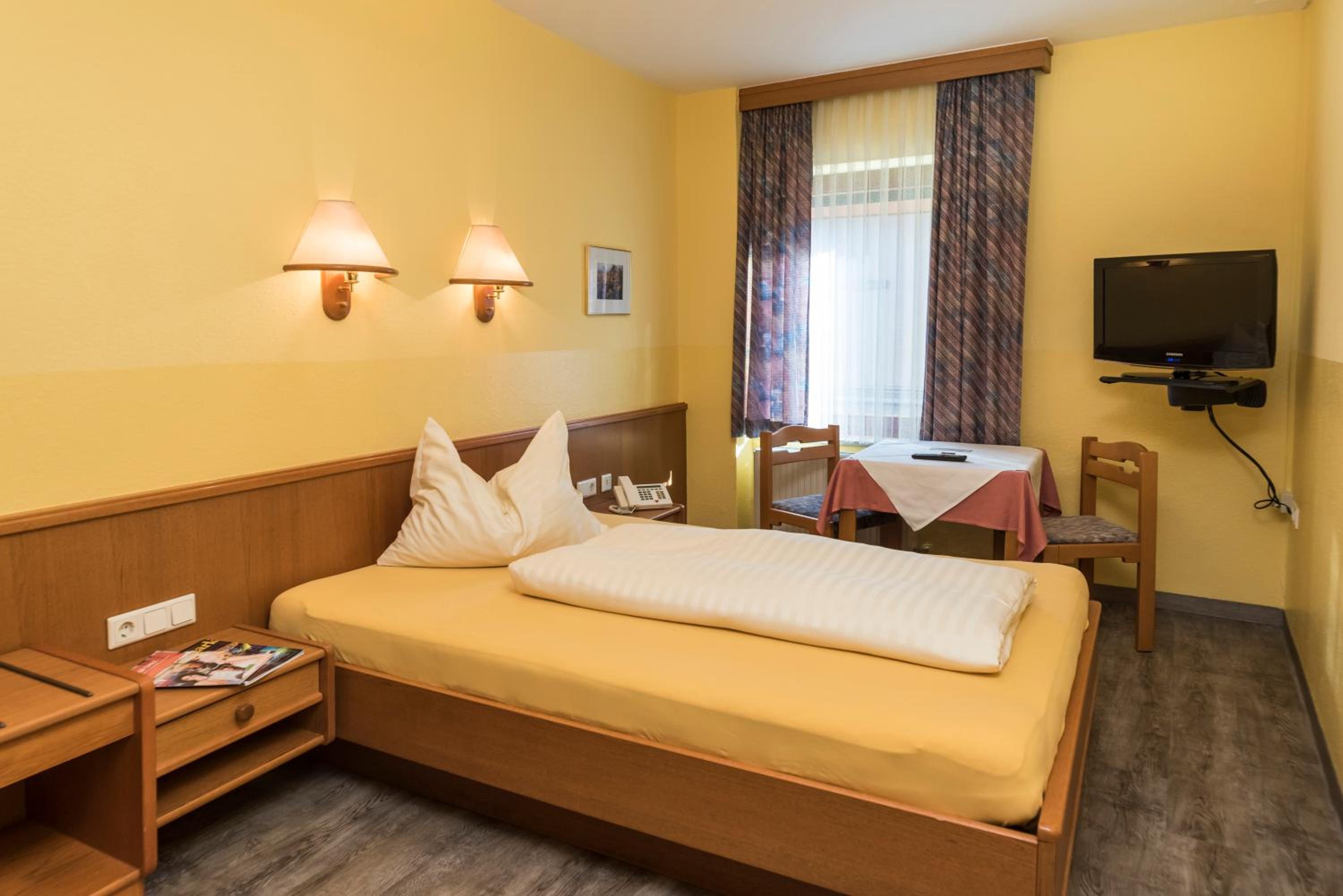 Single Room photo 2