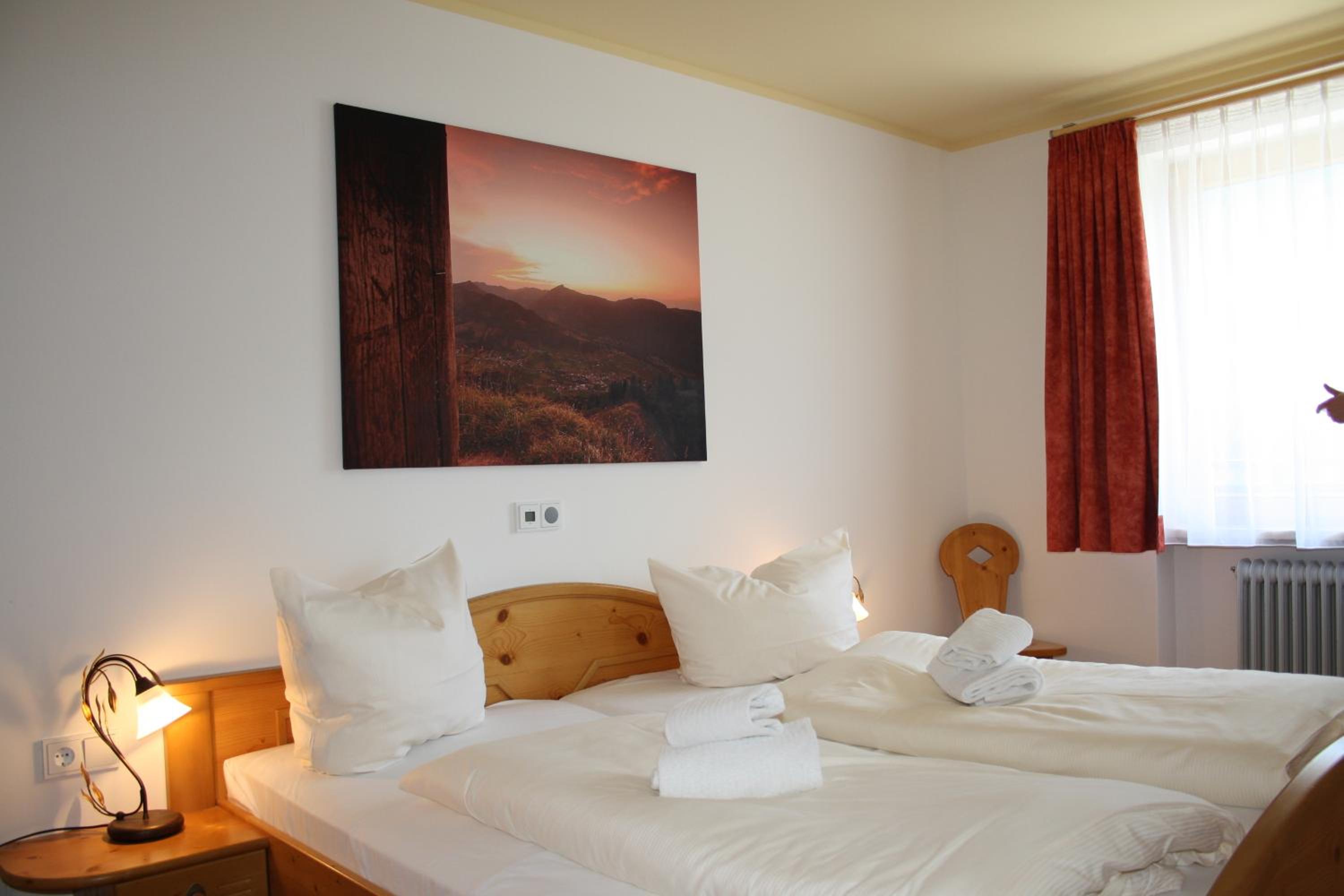 One-Bedroom Apartment with Balcony