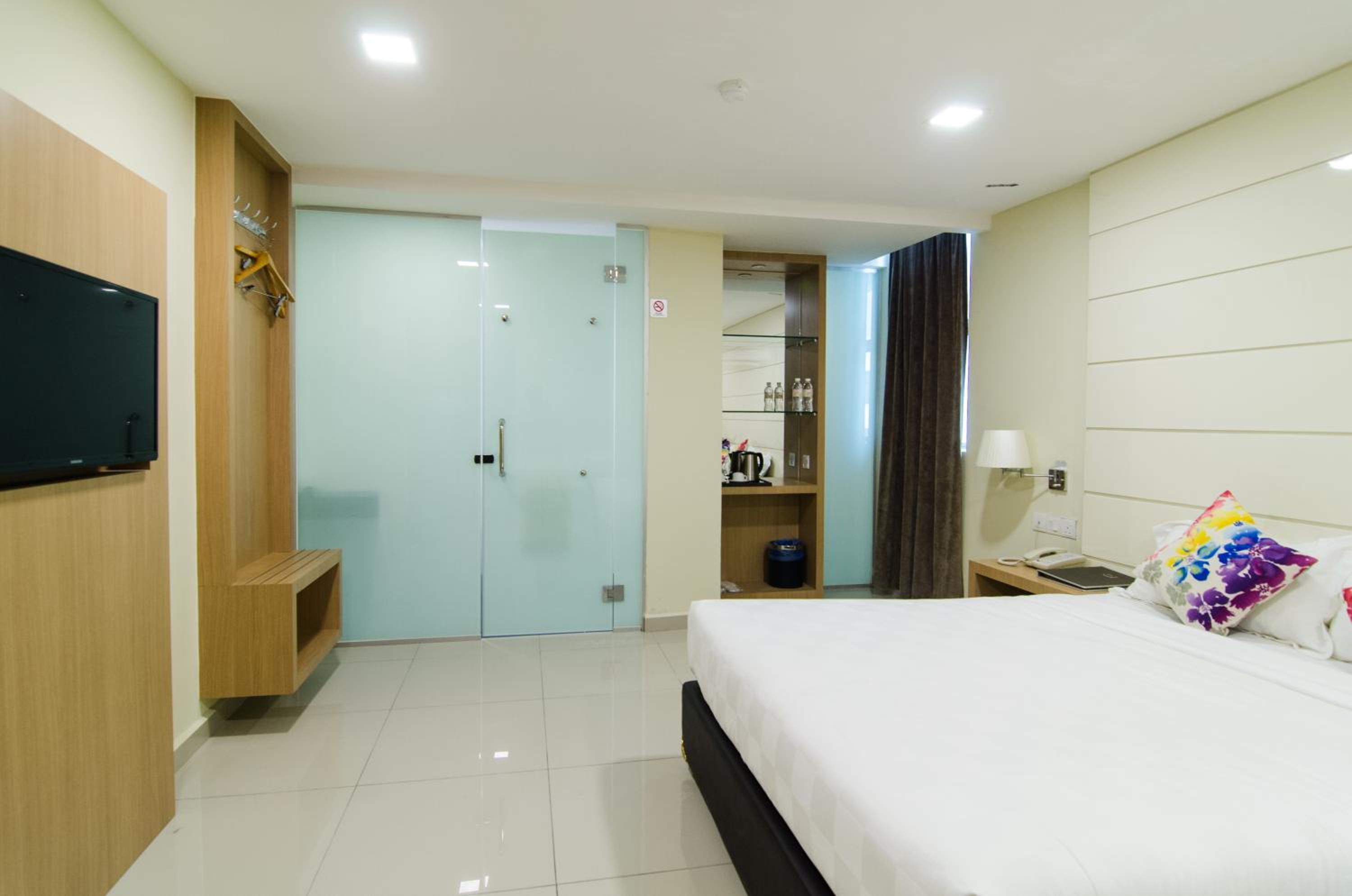 Deluxe Queen Room photo 3