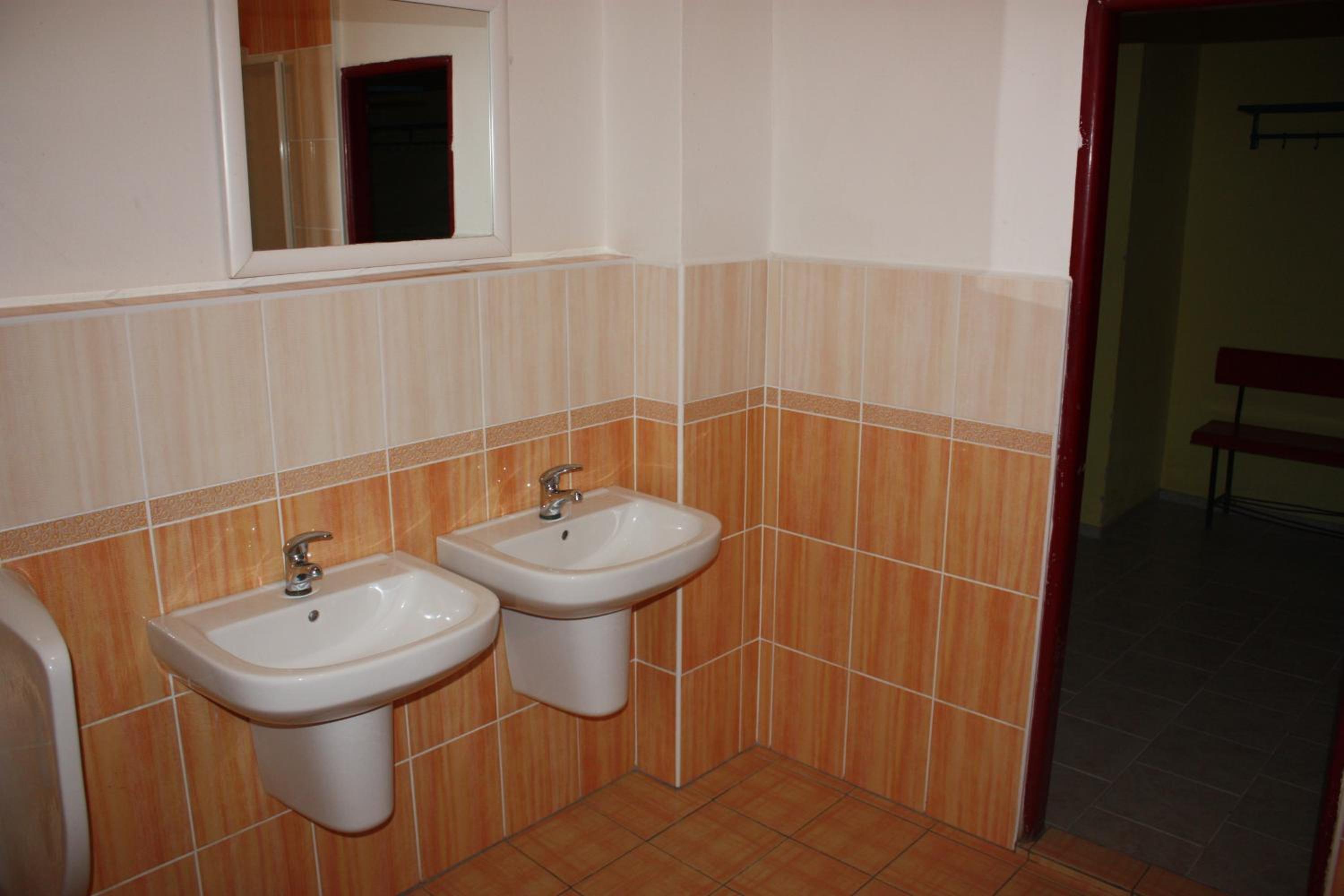 Standard Twin Room with Shared Bathroom photo 2