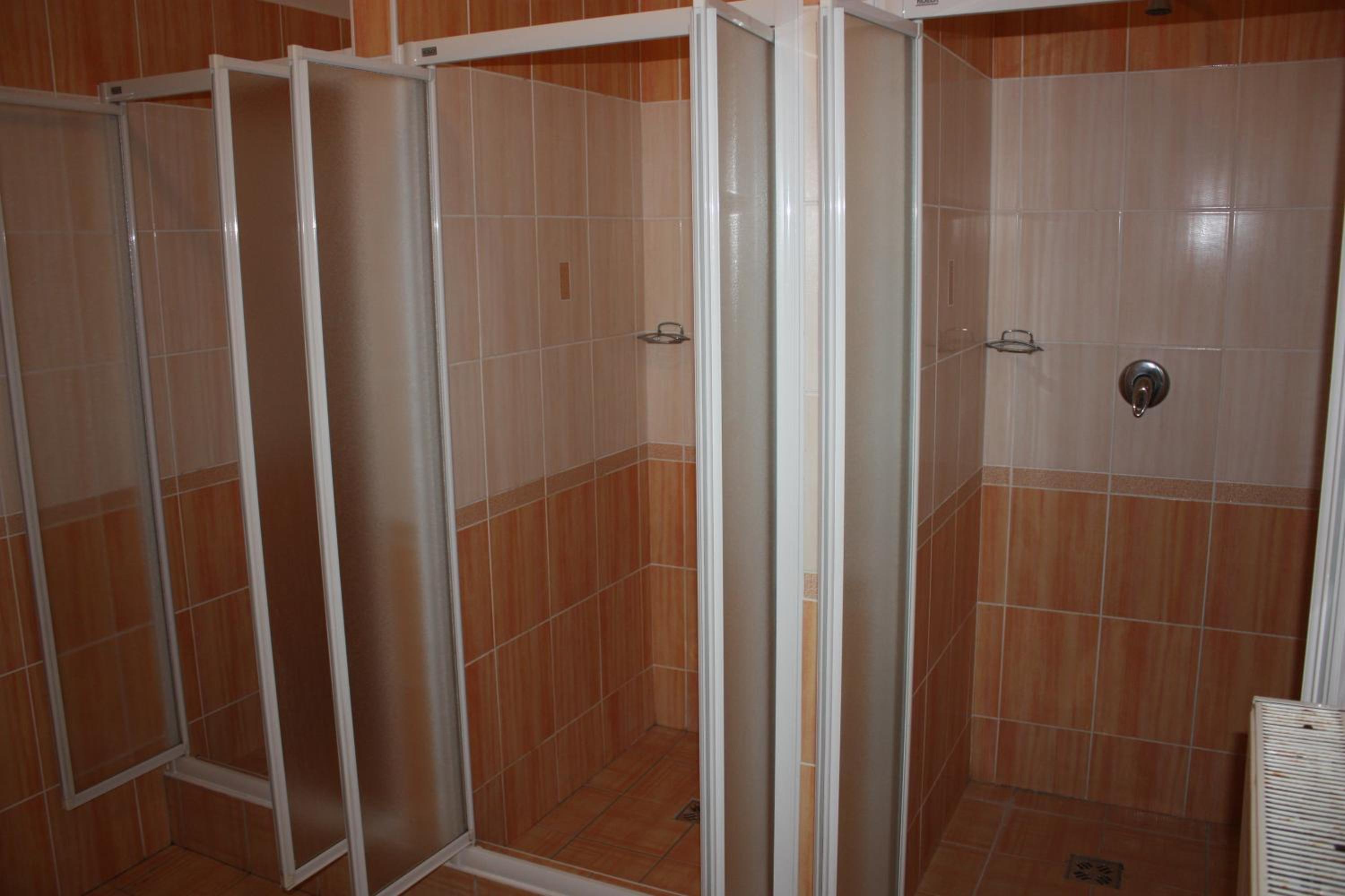 Quadruple Room with Shared Bathroom photo 3