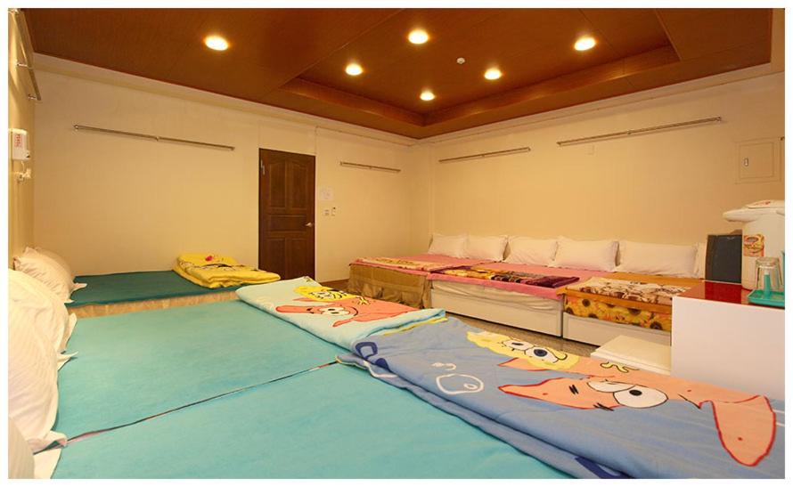 Deluxe Family Suite photo 1