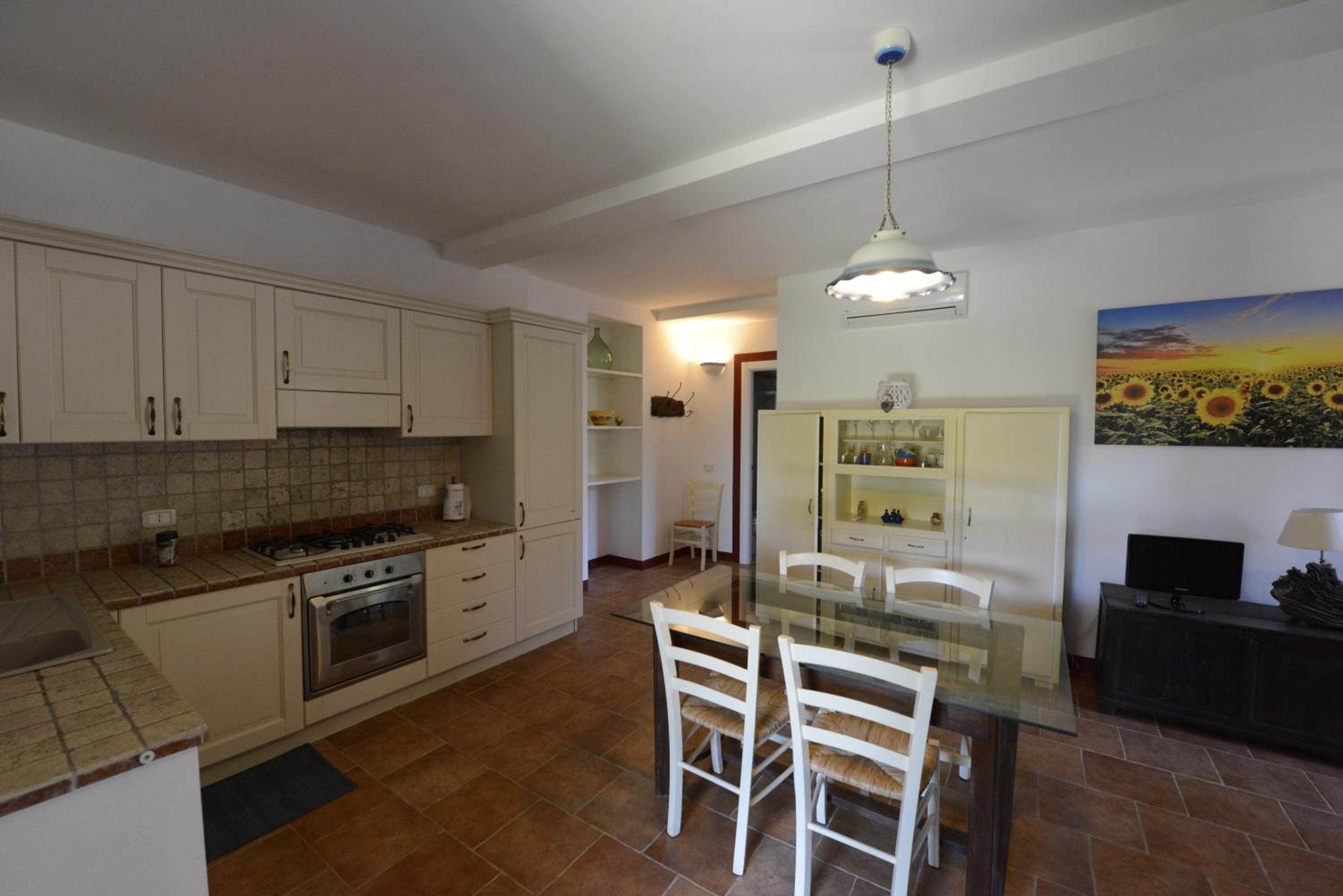 Deluxe One-Bedroom Apartment with Garden View photo 2
