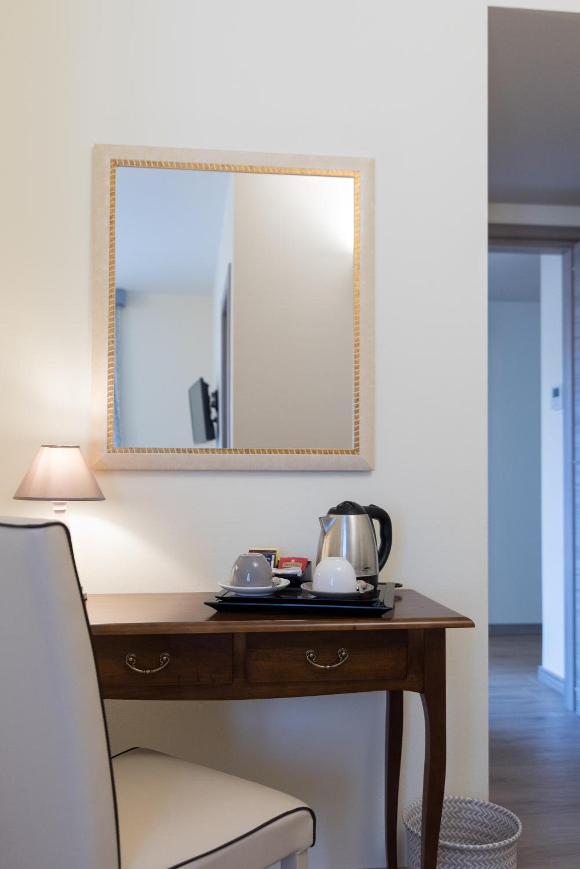 Triple Room with Private Bathroom - Photo 8