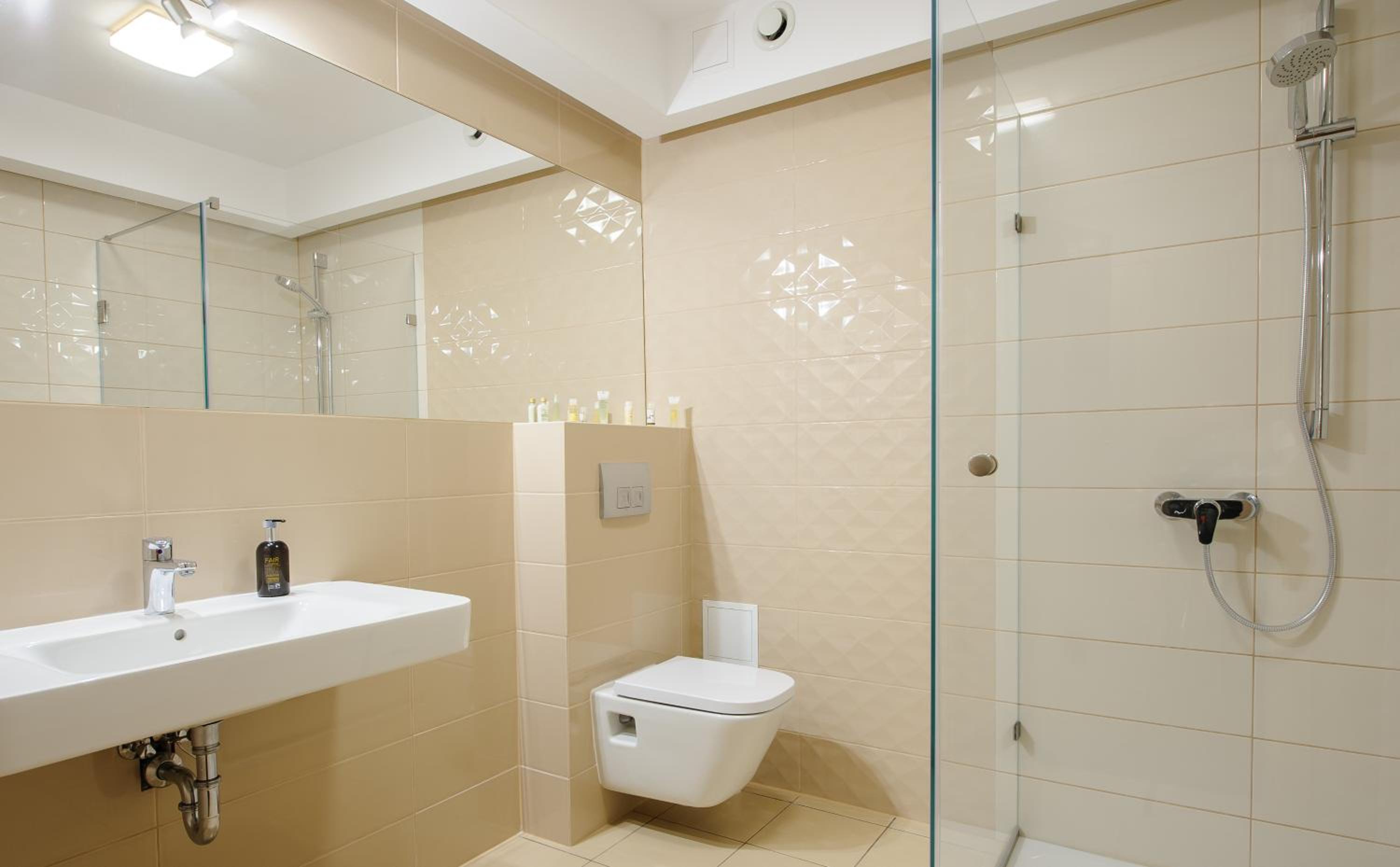 Deluxe Double Room  with Balcony or Terrace - Photo 4