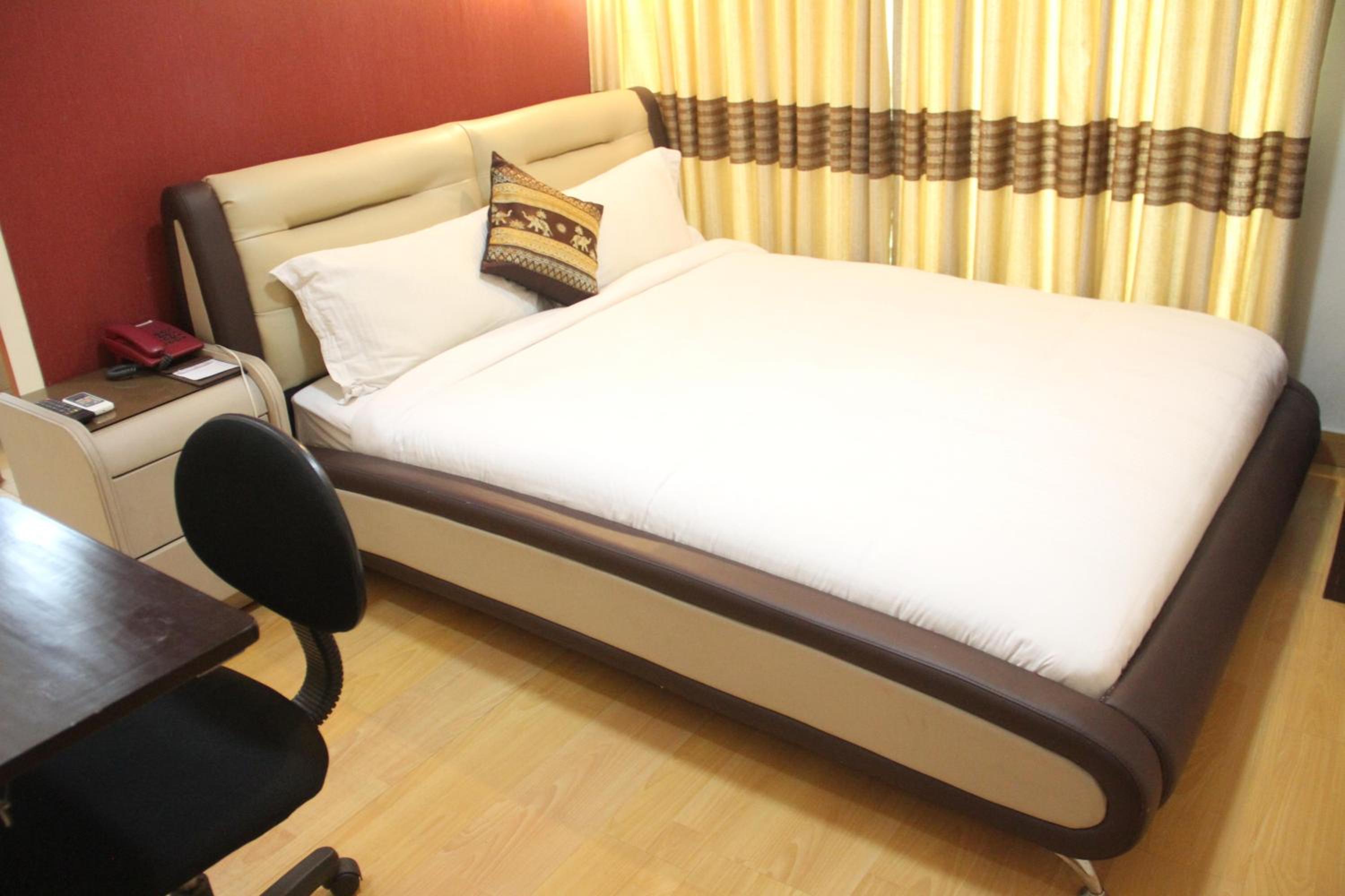 Single Room with Bath photo 2