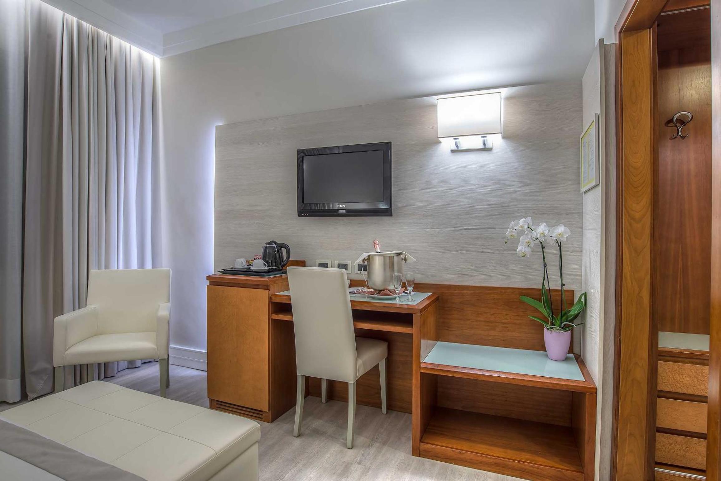 Superior Triple Room photo 3