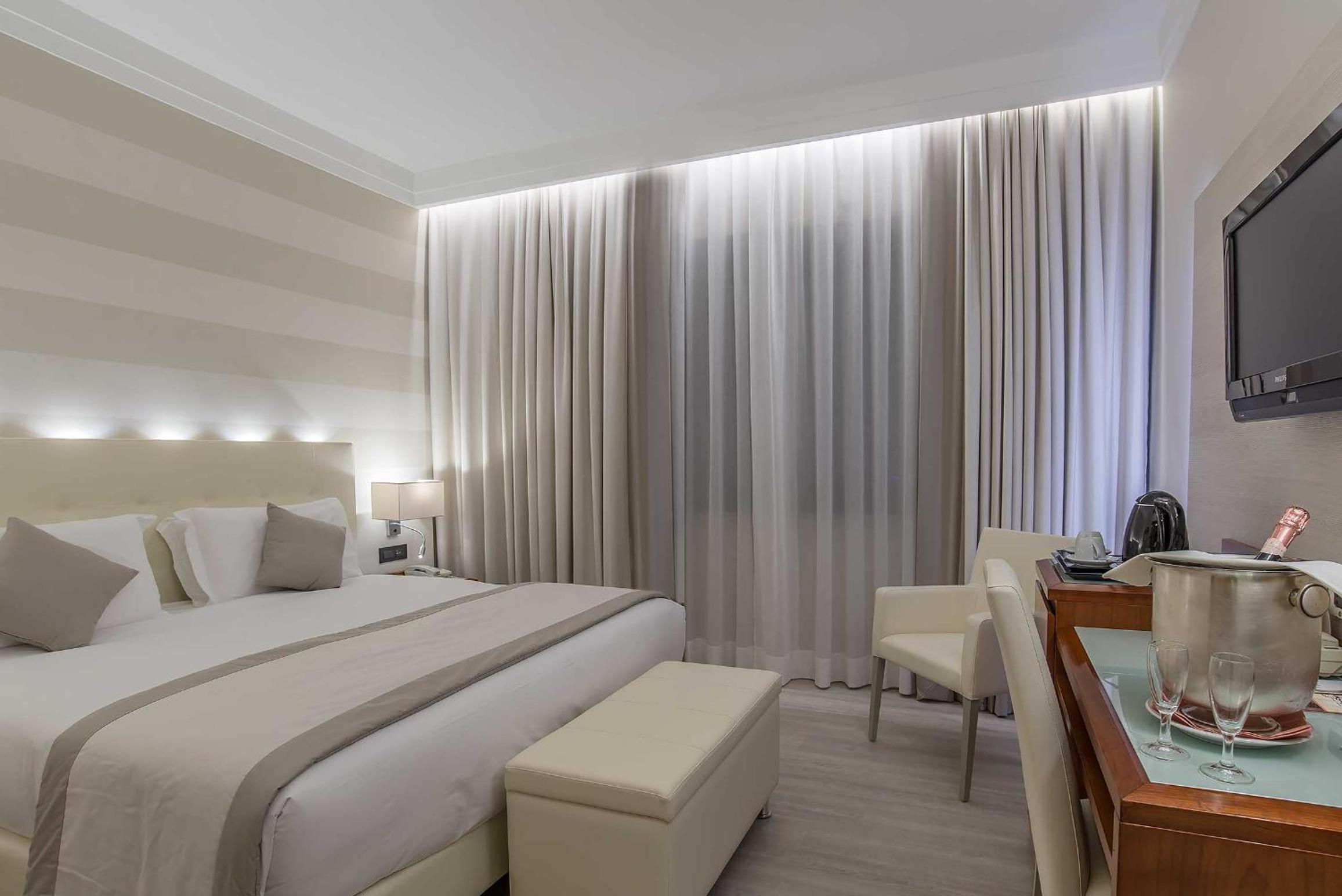 Superior Double or Twin Room photo 3