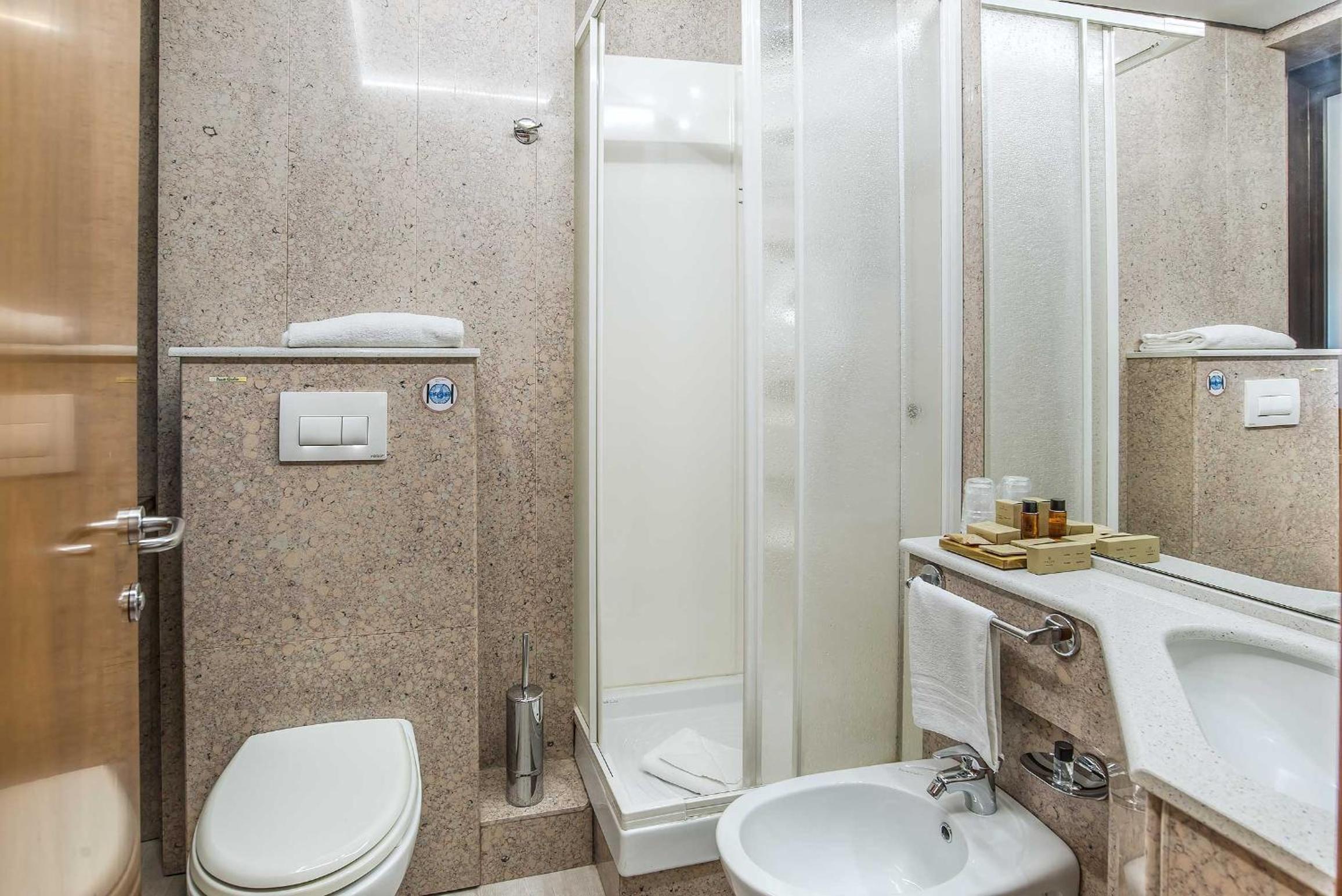 Superior Single Room photo 3