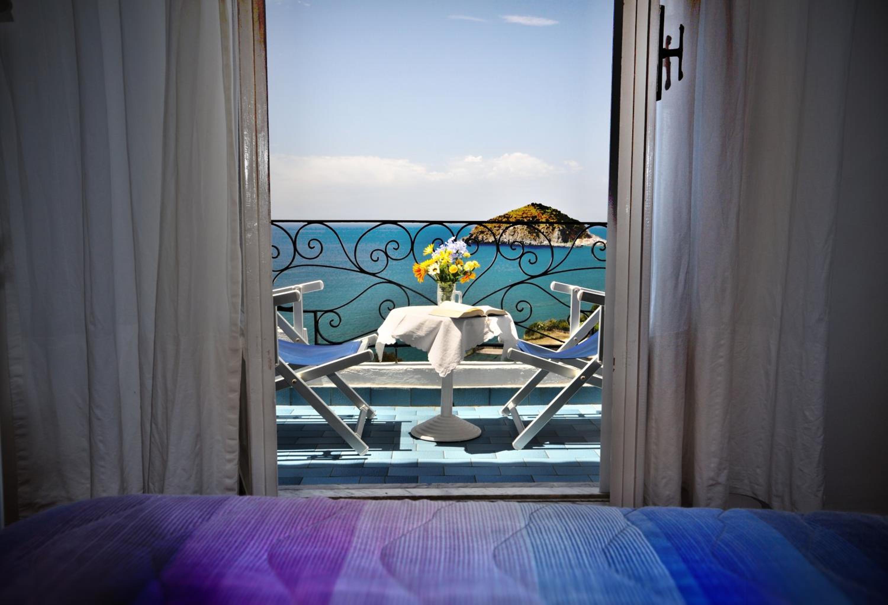 Quadruple Room with Sea View photo 2