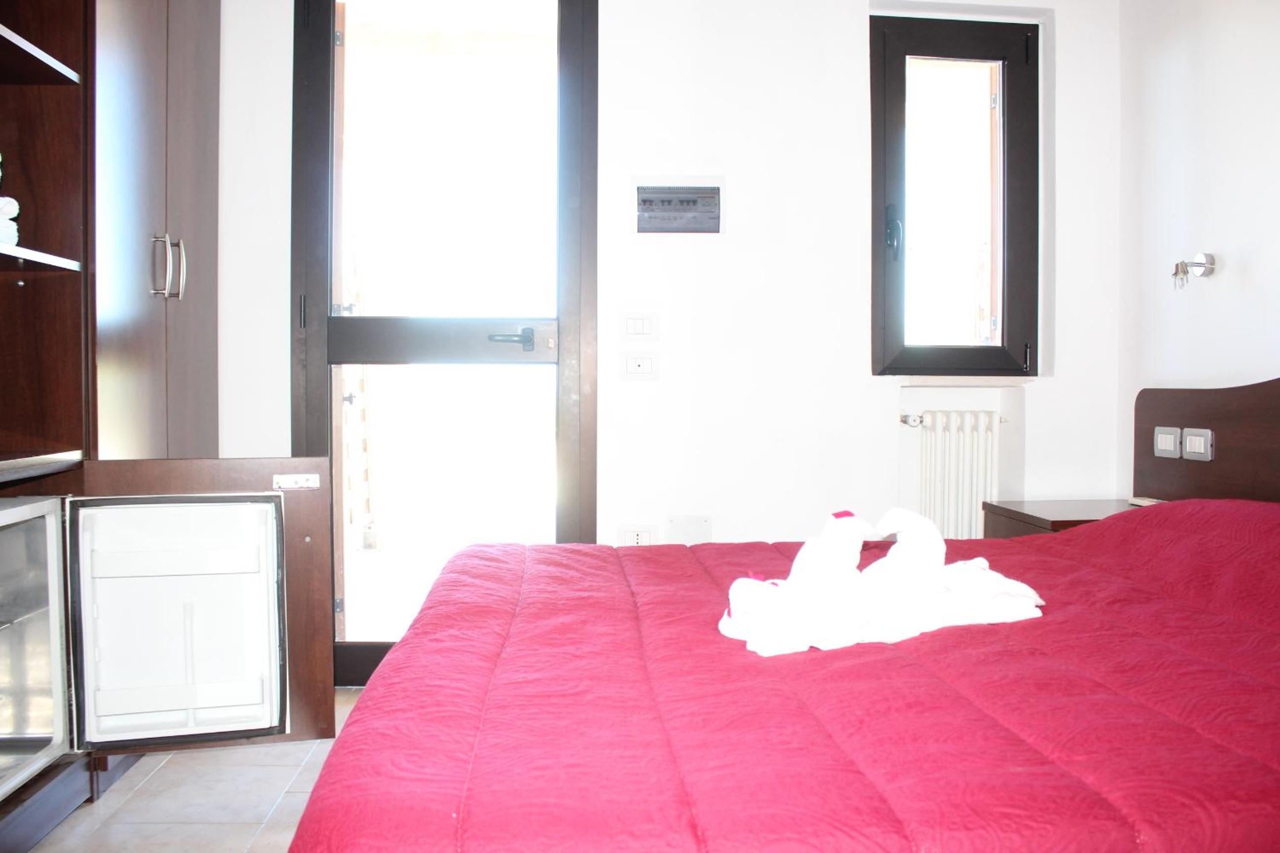 Standard Double or Twin Room with Sea View