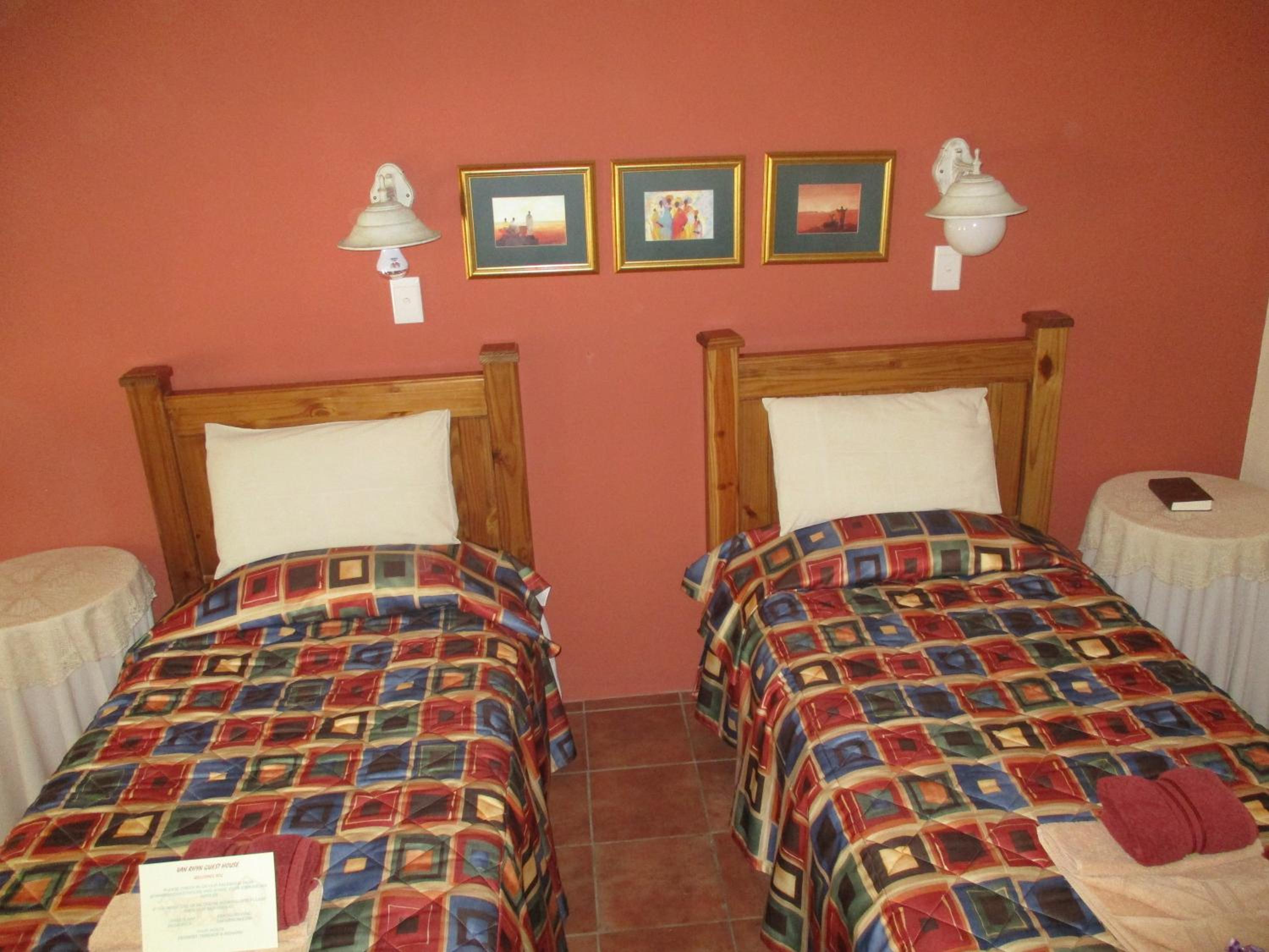 Budget Twin Room - Photo 4
