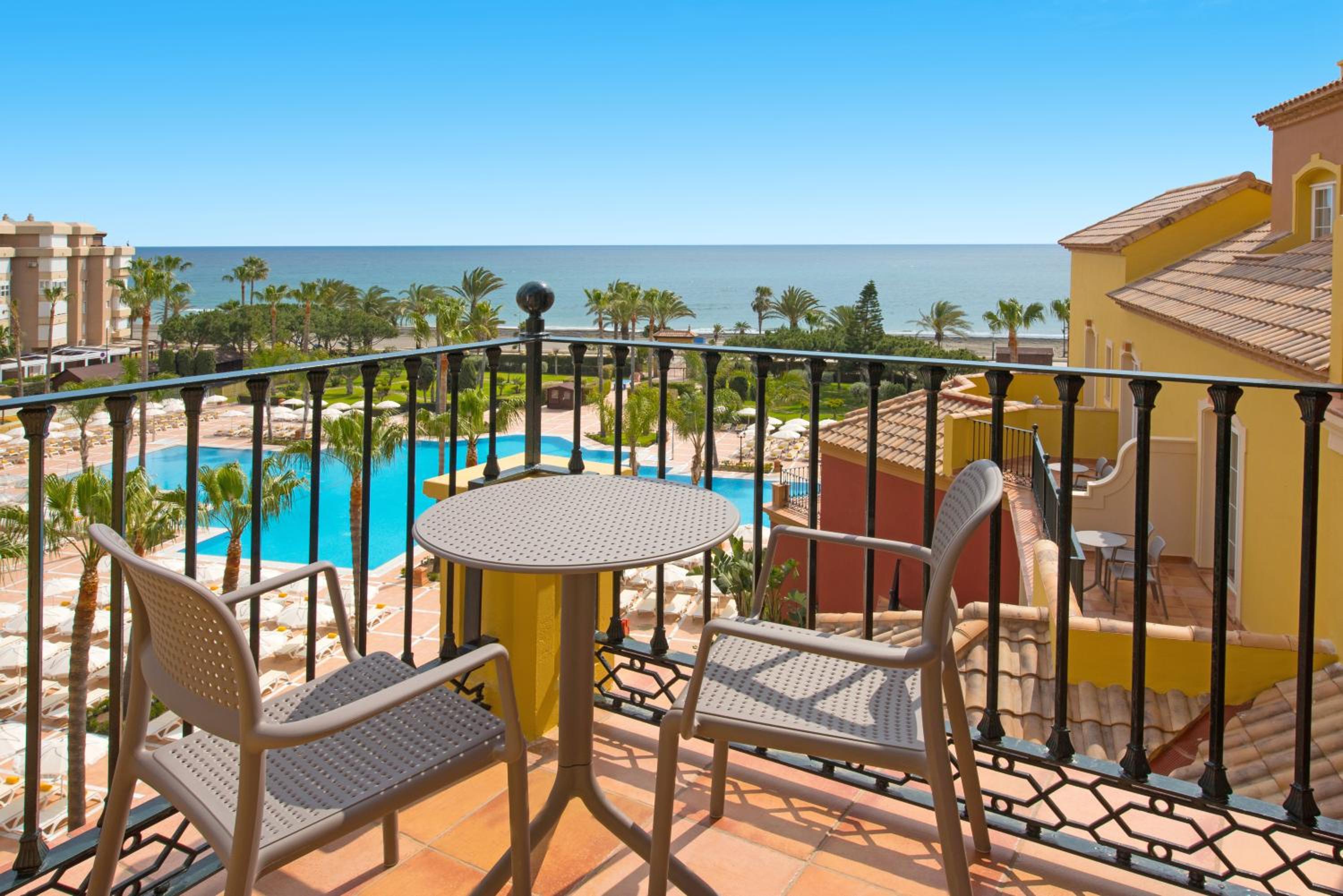 Double or Twin Room with Side Sea View - Photo 1