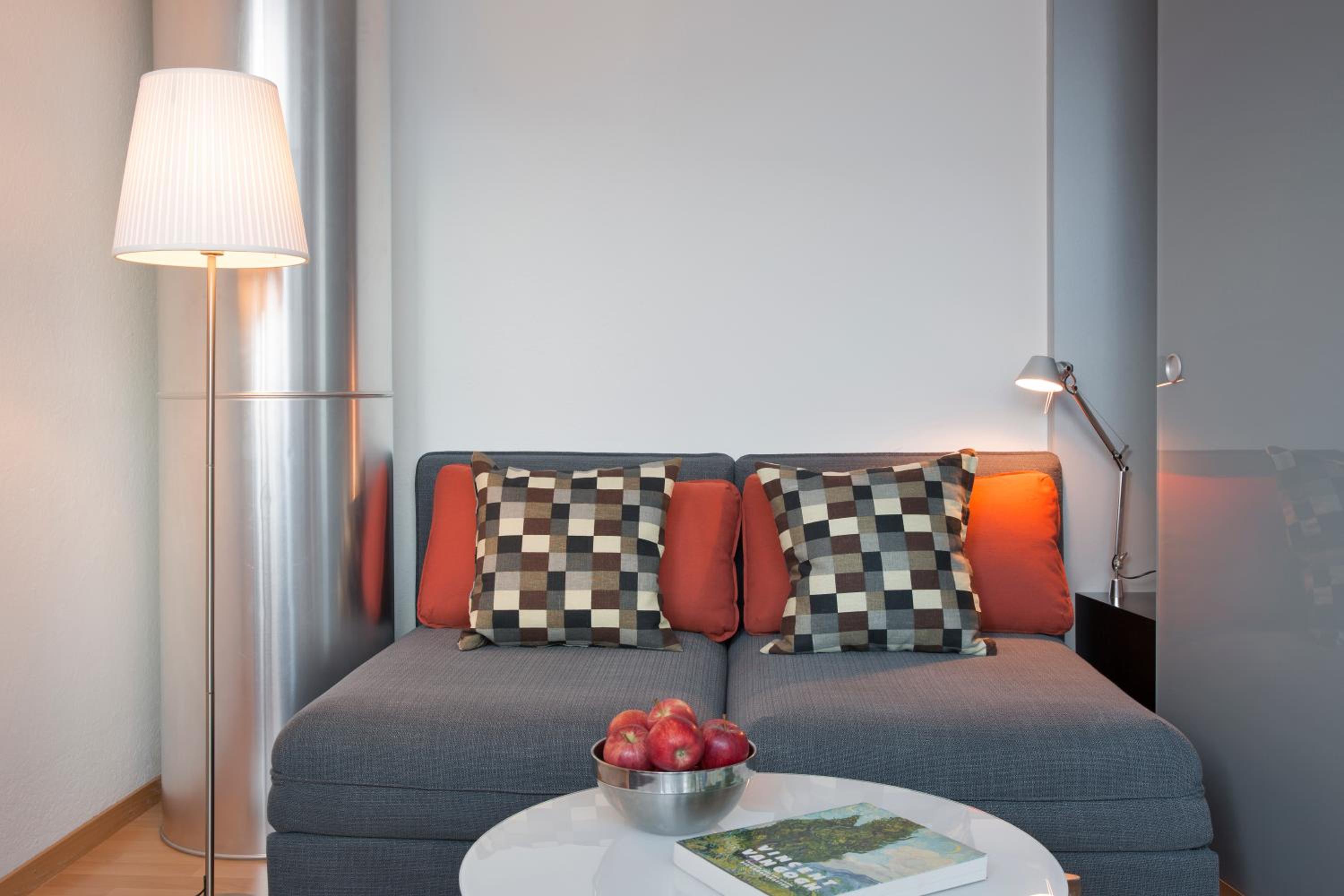 Family Room - Photo 4