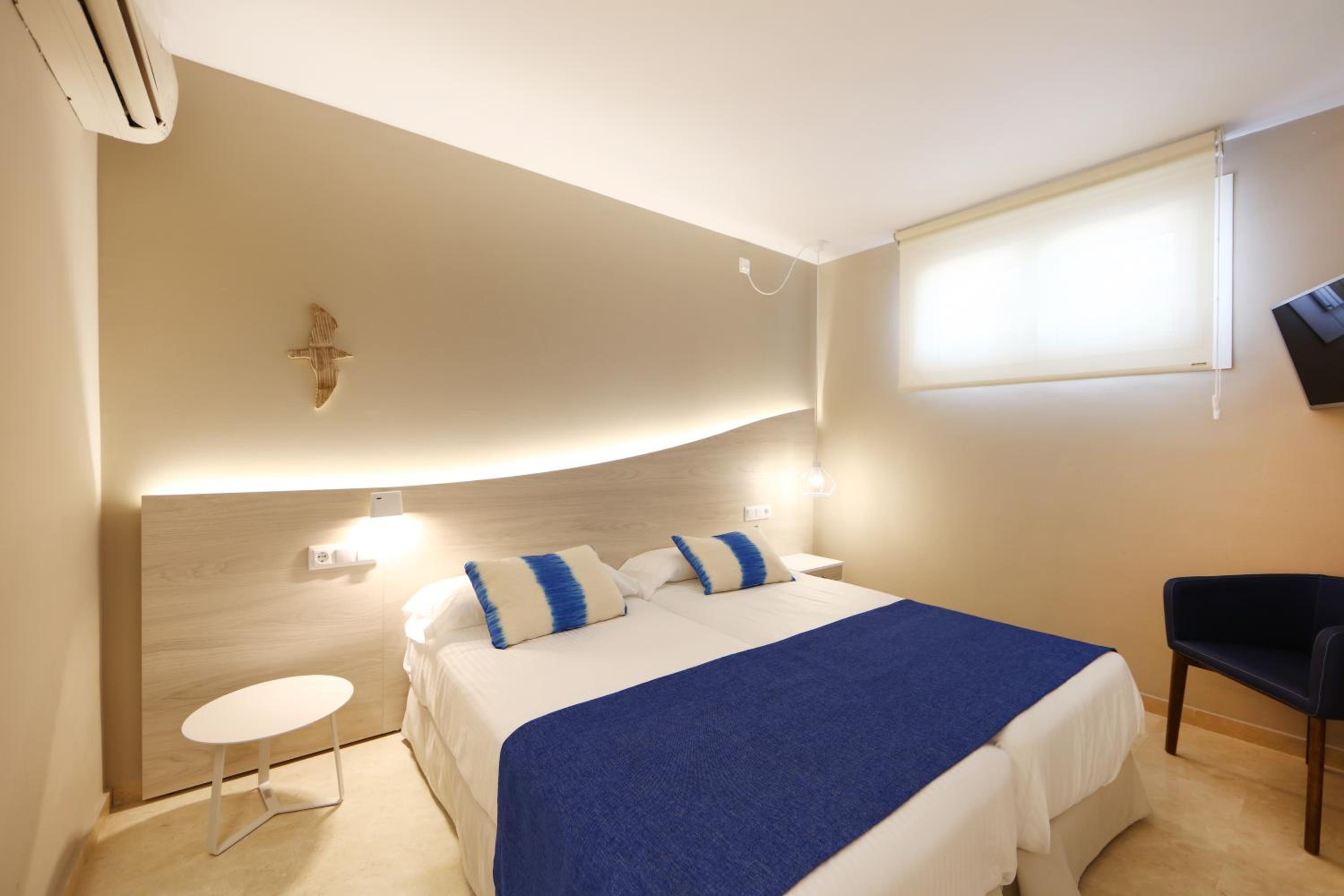 One-Bedroom Apartment (3 Adults + 1 Children) photo 3