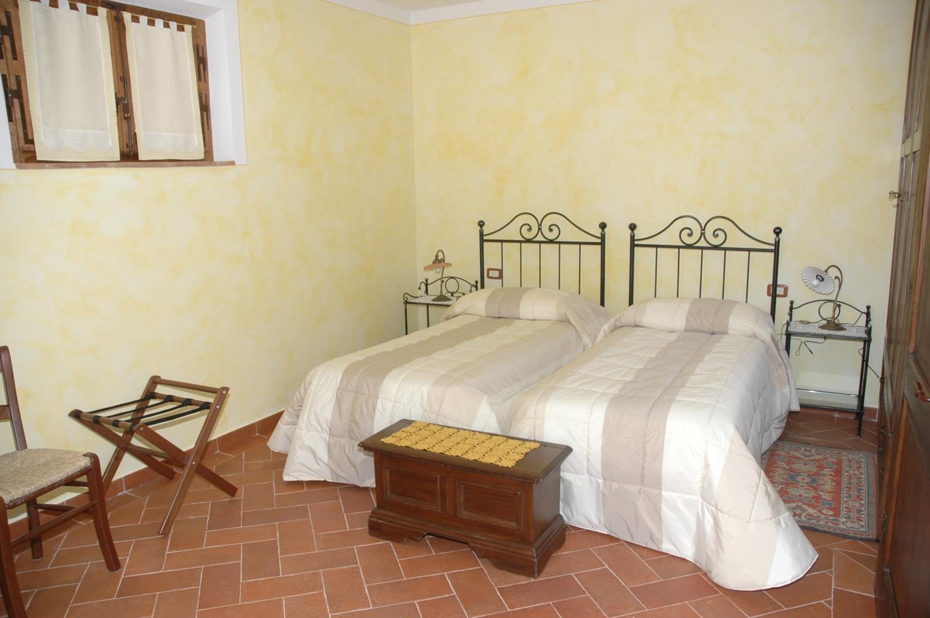 Double Room - Photo 5
