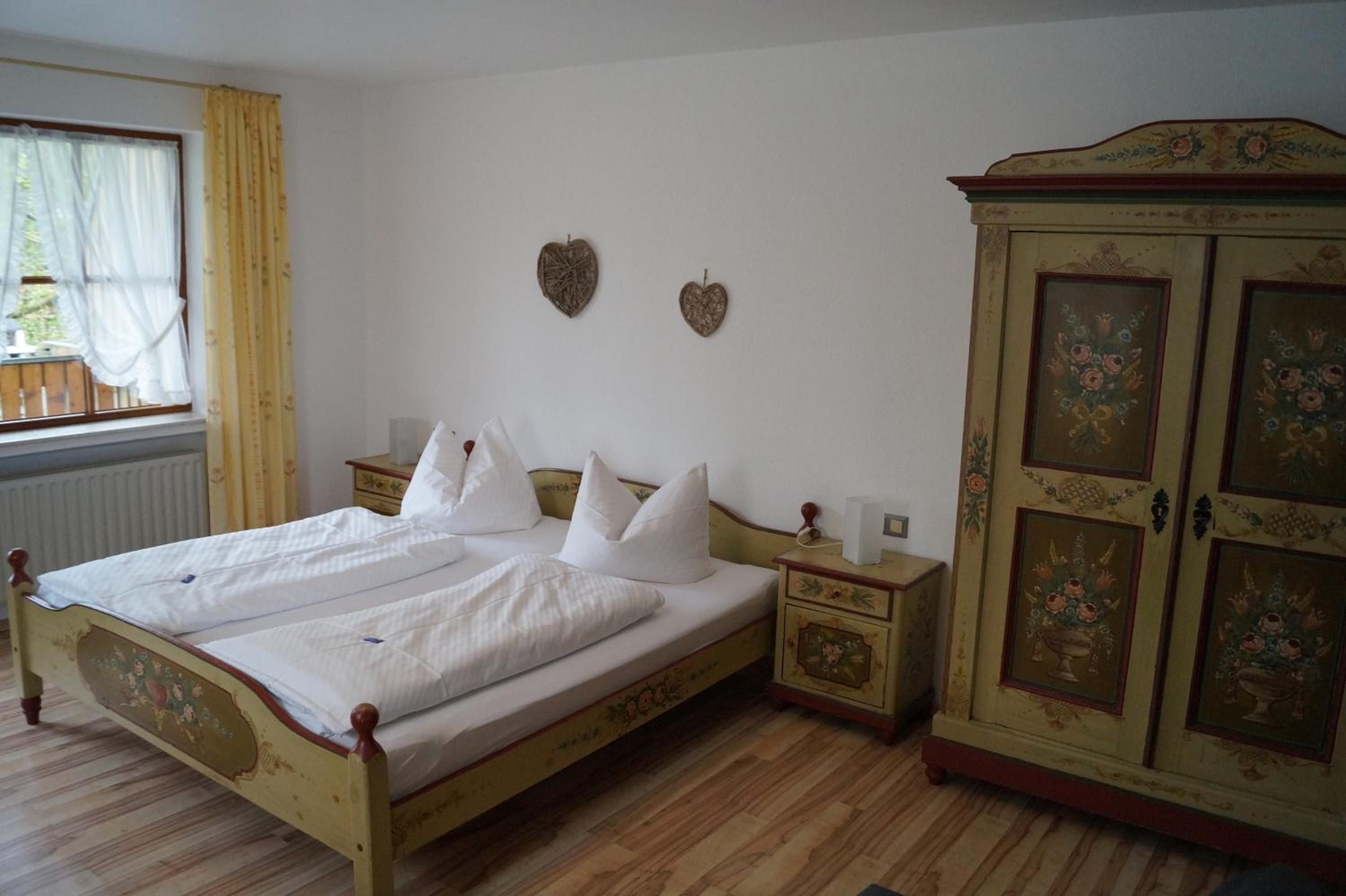 Double Room with Balcony (3 Adults) photo 2