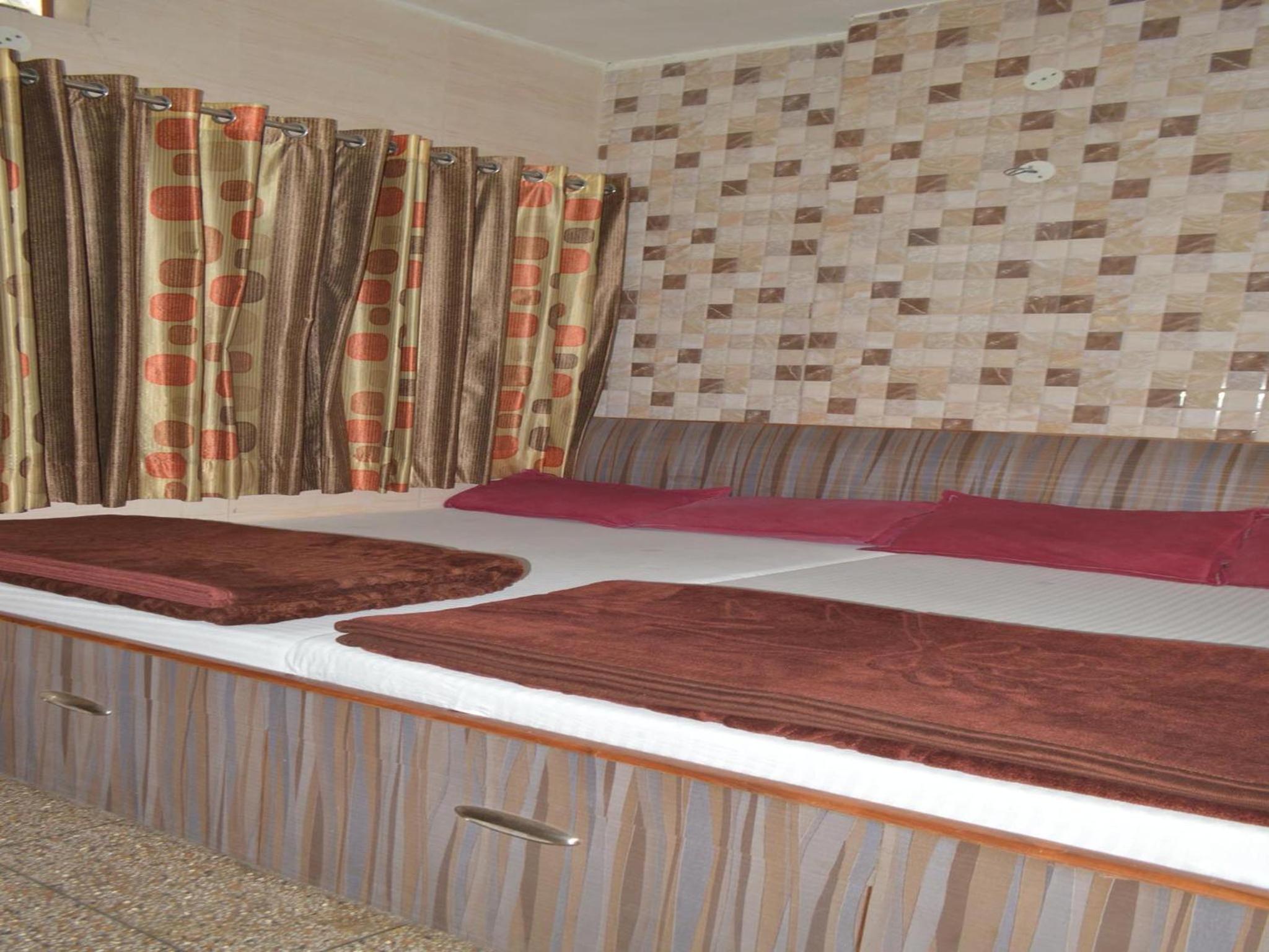 Family Room - Photo 5