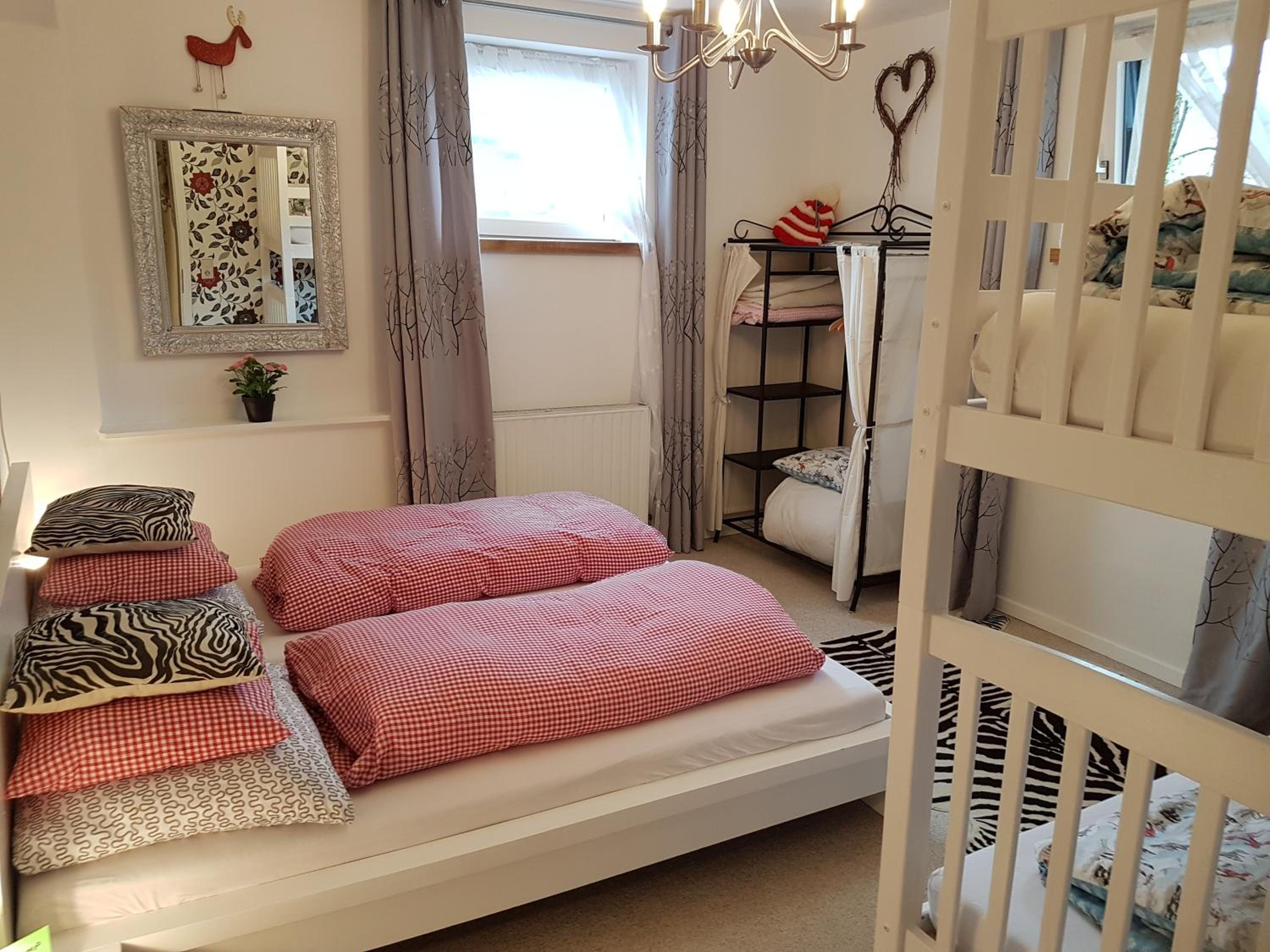 One-Bedroom Apartment - Photo 6