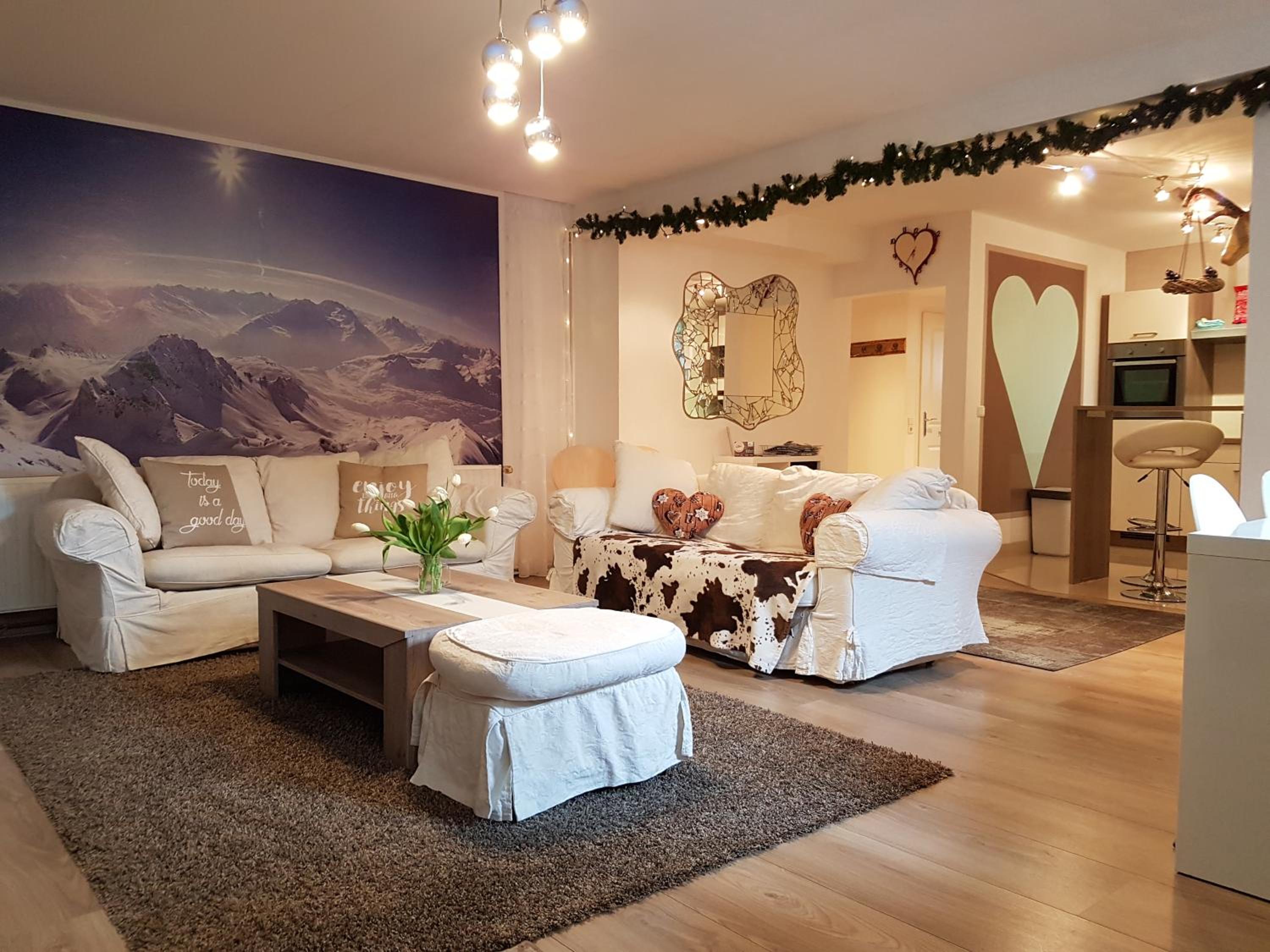 One-Bedroom Apartment - Photo 1