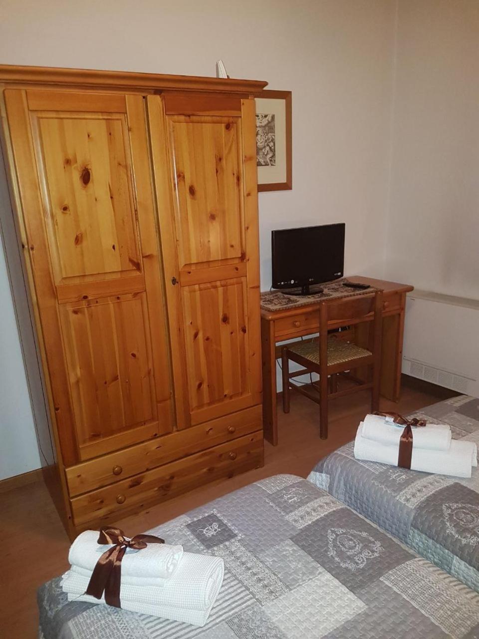 Twin Room - Photo 1