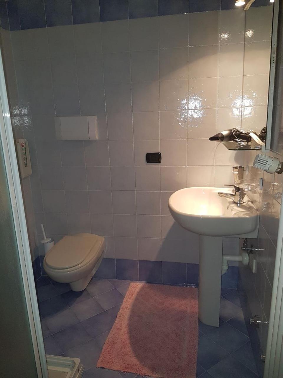 Twin Room - Photo 4