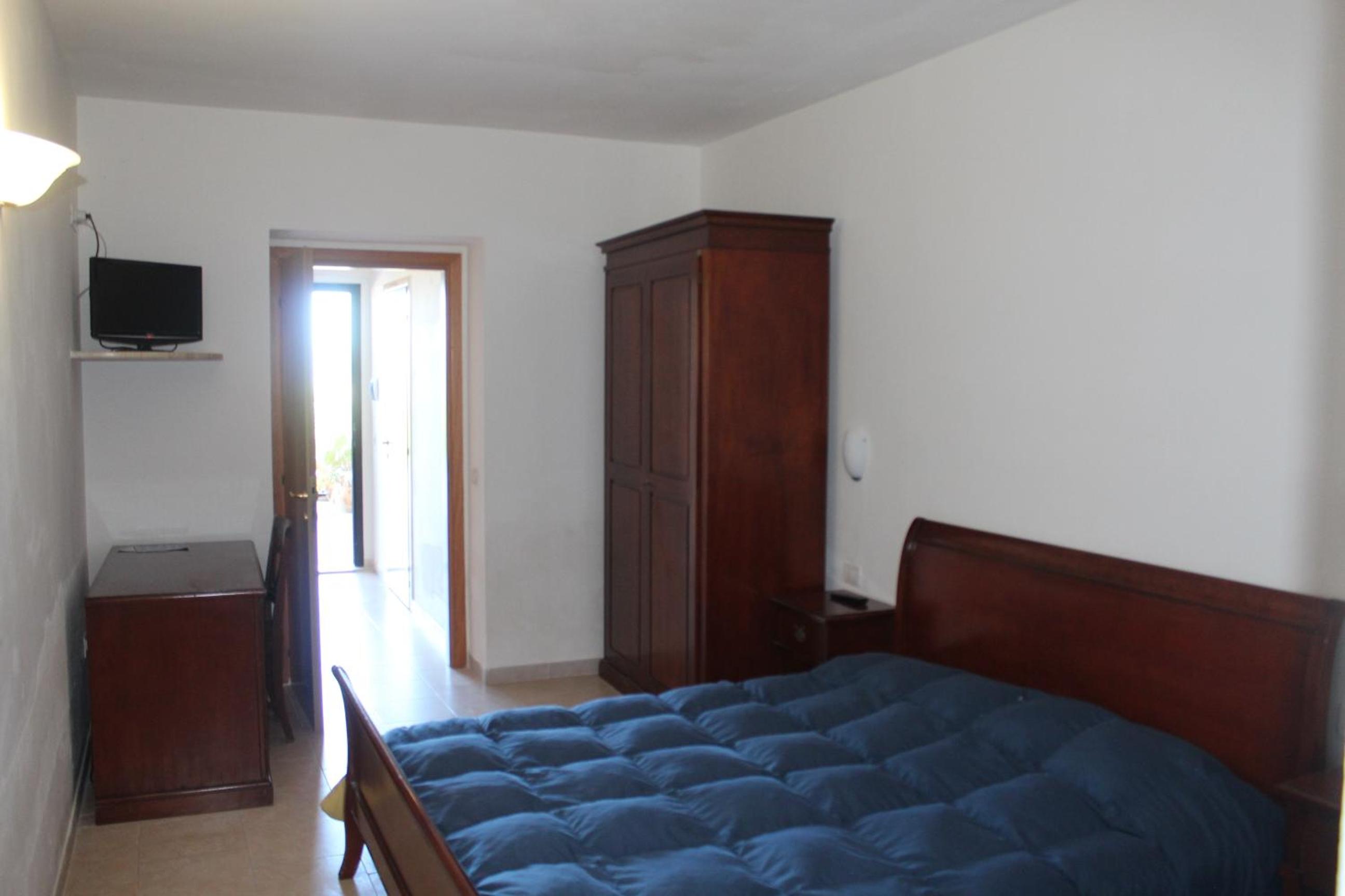 One-Bedroom Apartment (3 Adults) with Sea View