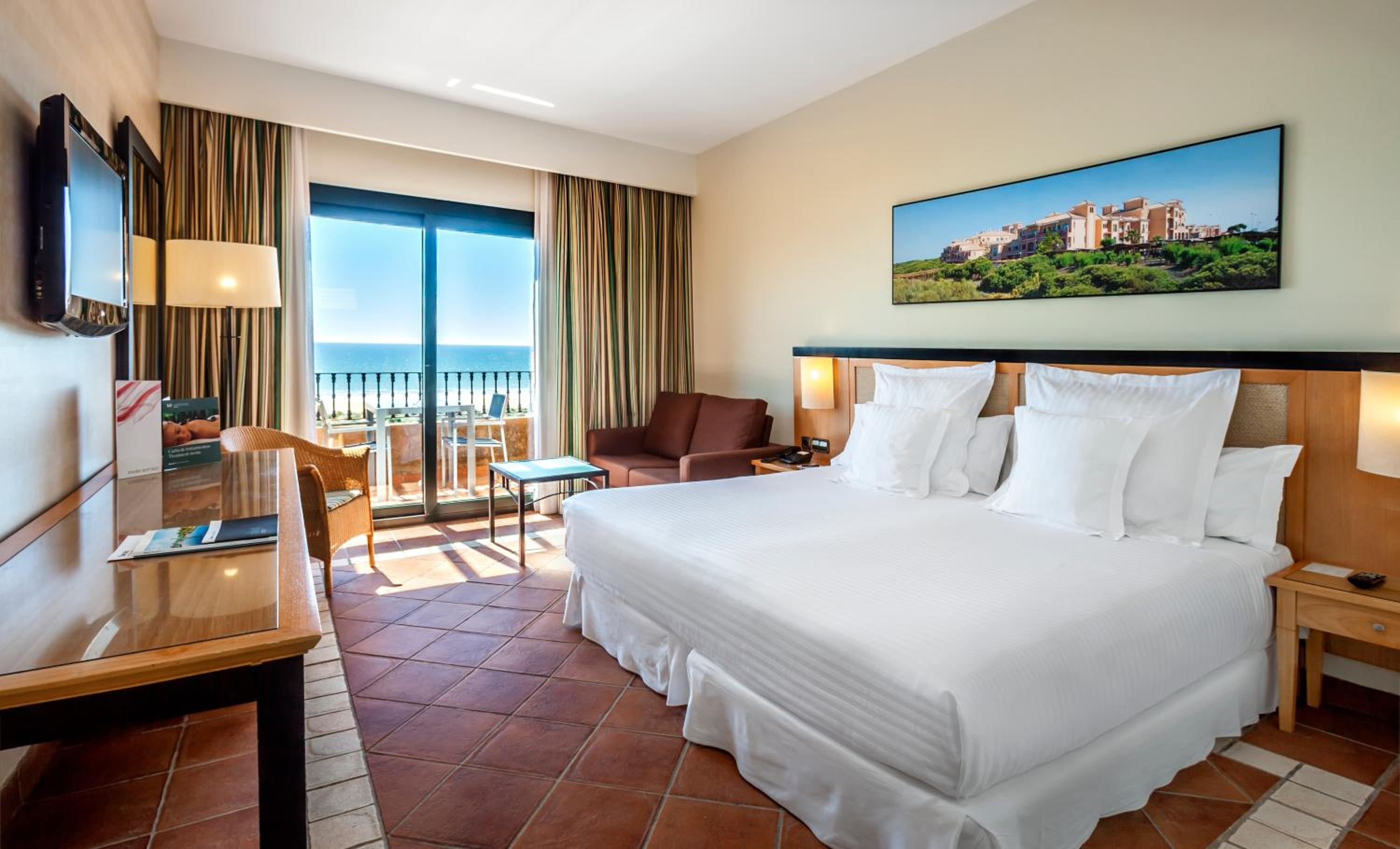 Habitación Doble Superior con Vista al Mar (2 Adultos + 1 Niño)